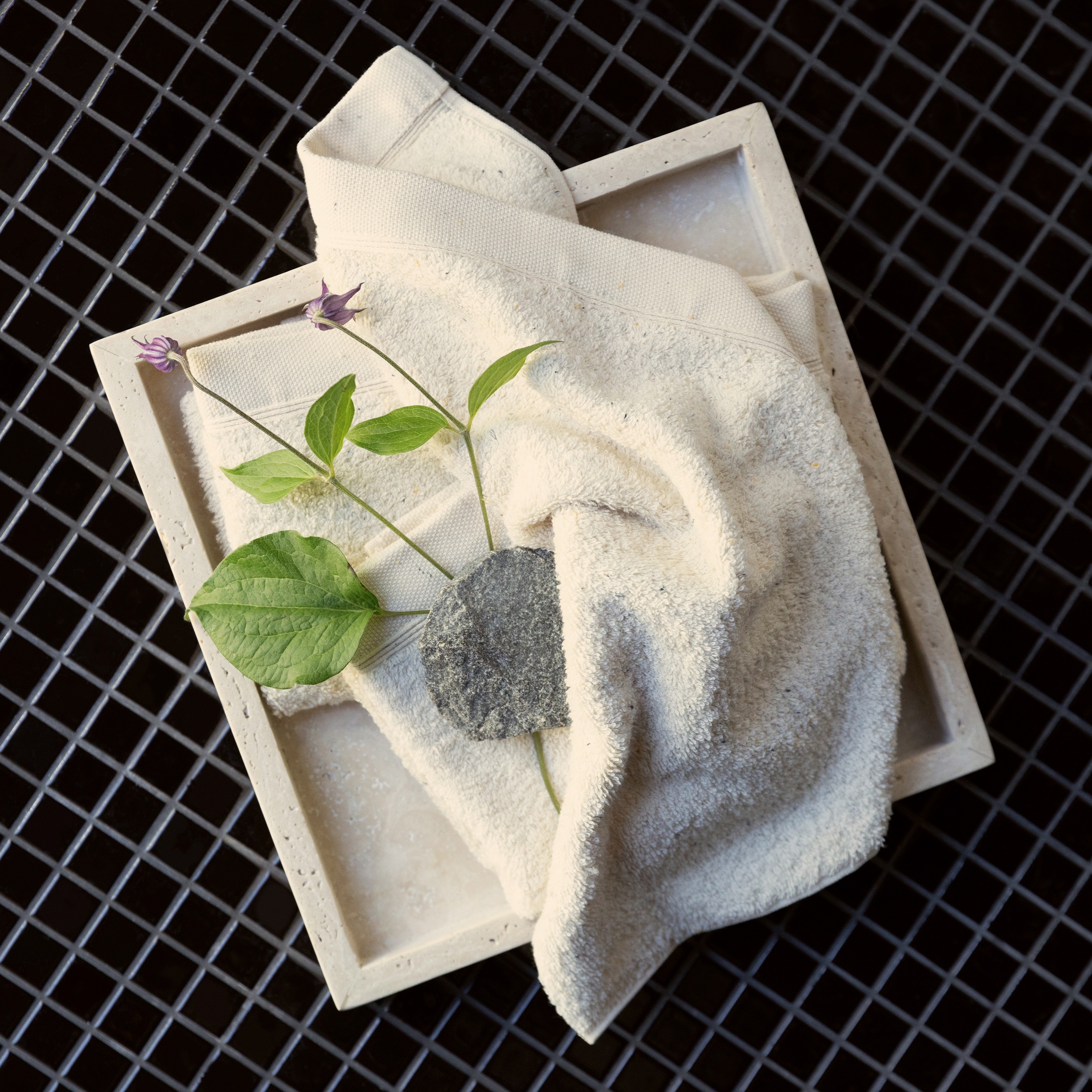 Möve Duschtücher »Calm Essence« aus 100 % saugfähiger Premium Baumwolle (Airspin)