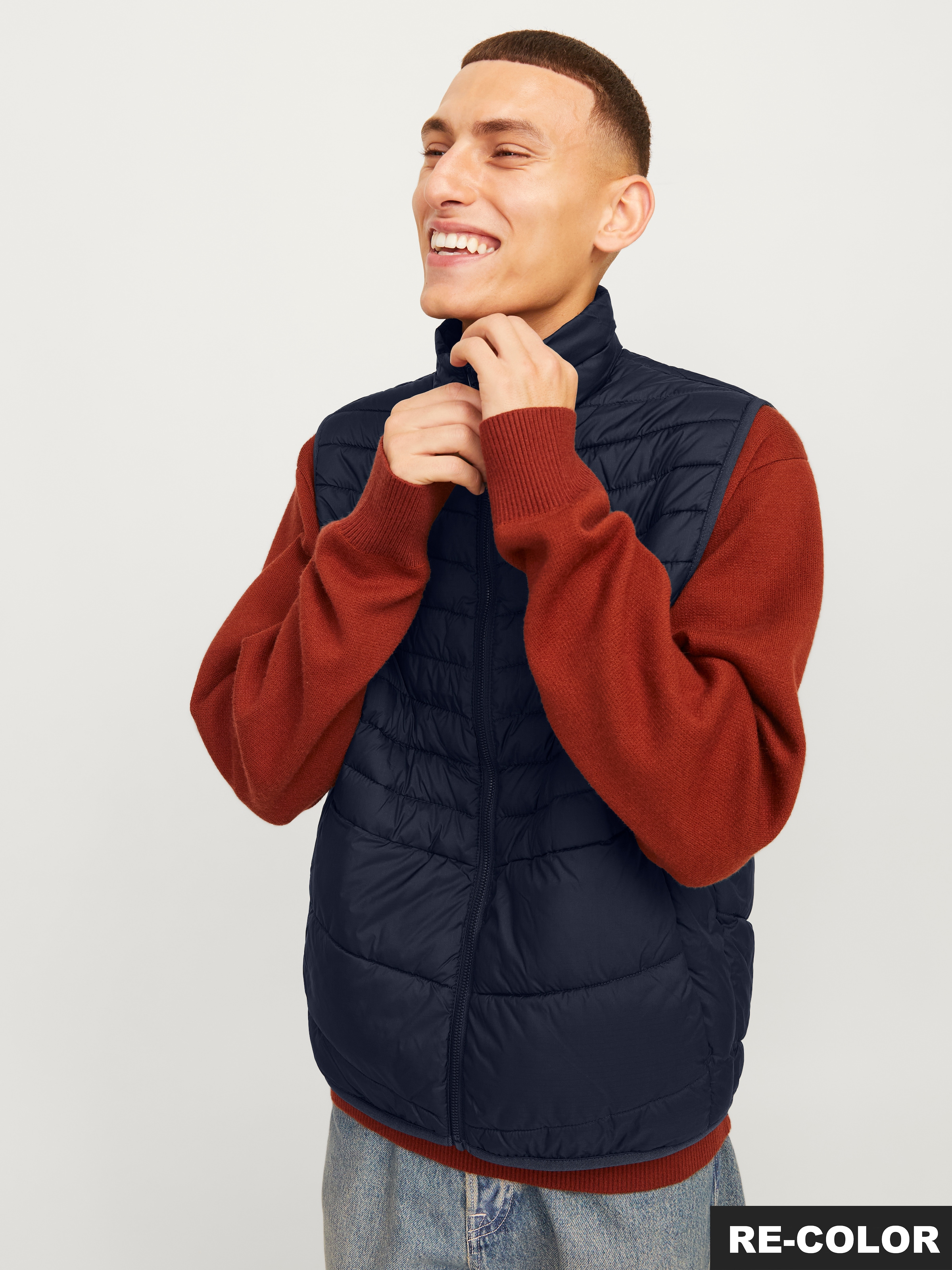 Jack & Jones Steppweste »JJESTATE Praktische Weste mit Beutel, ideal für unterwegs«, unifarben, modisch, regular fit, Polyester