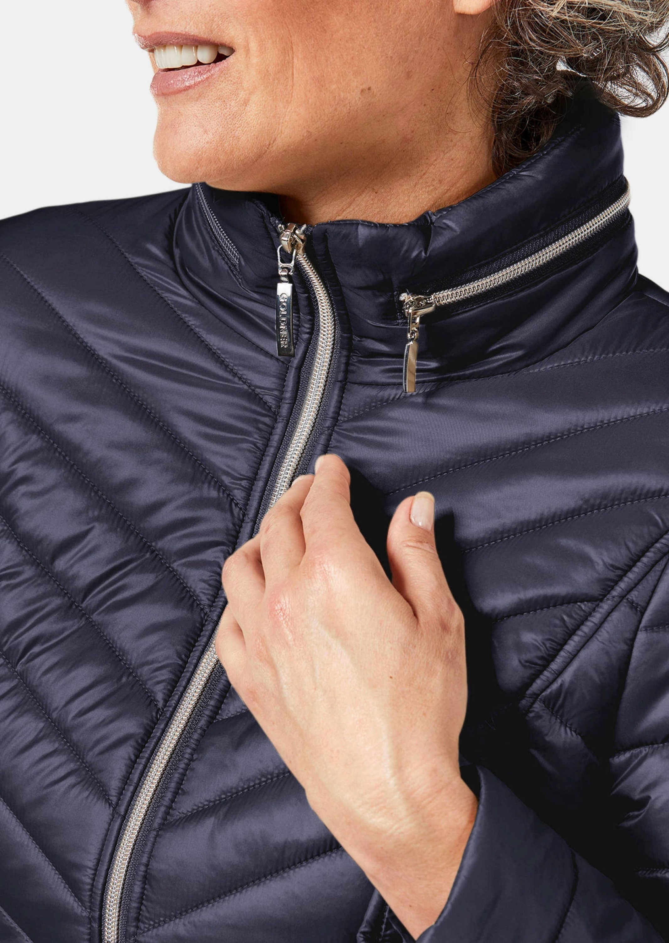 GOLDNER Kurzjacke »Kurzgröße Figurschmeichelnde, leichte Longsteppjacke«