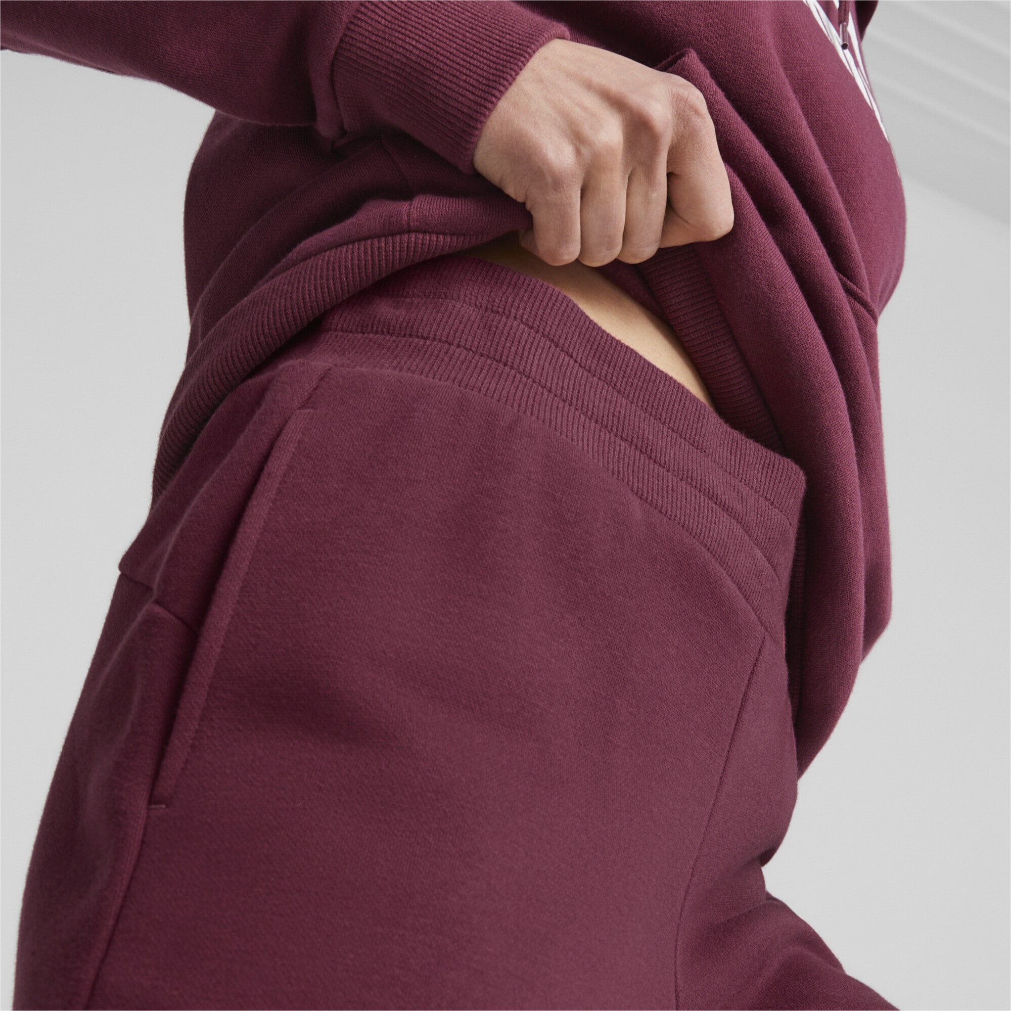PUMA Sporthose »ESS+ Straight Leg Jogginghose Damen«