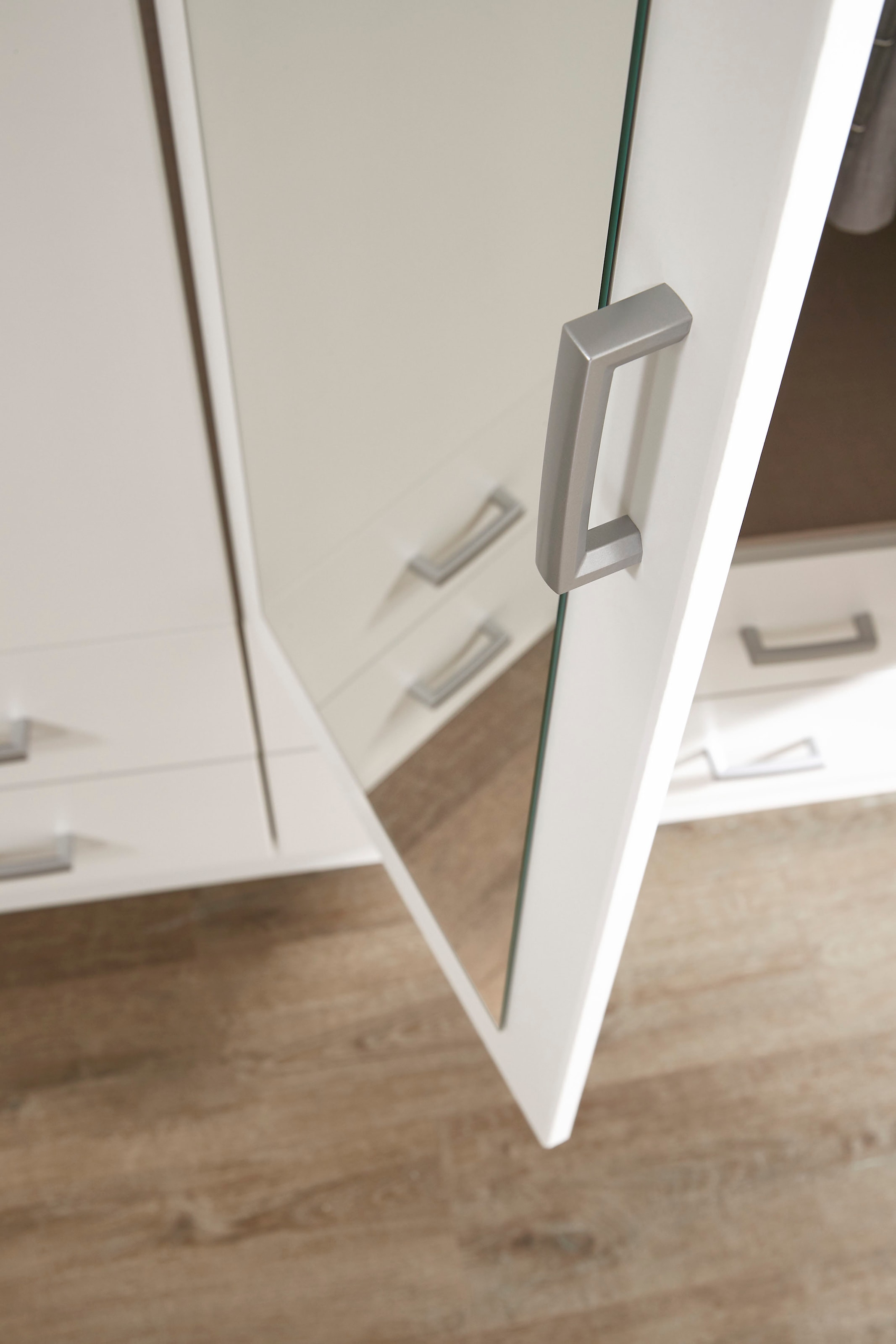 rauch Kleiderschrank »Gamma Drehtürenschrank Garderobe Schrank mit Spiegel«, in schlichtem Design mit Schubkästen und Spiegel, in 3 Breiten