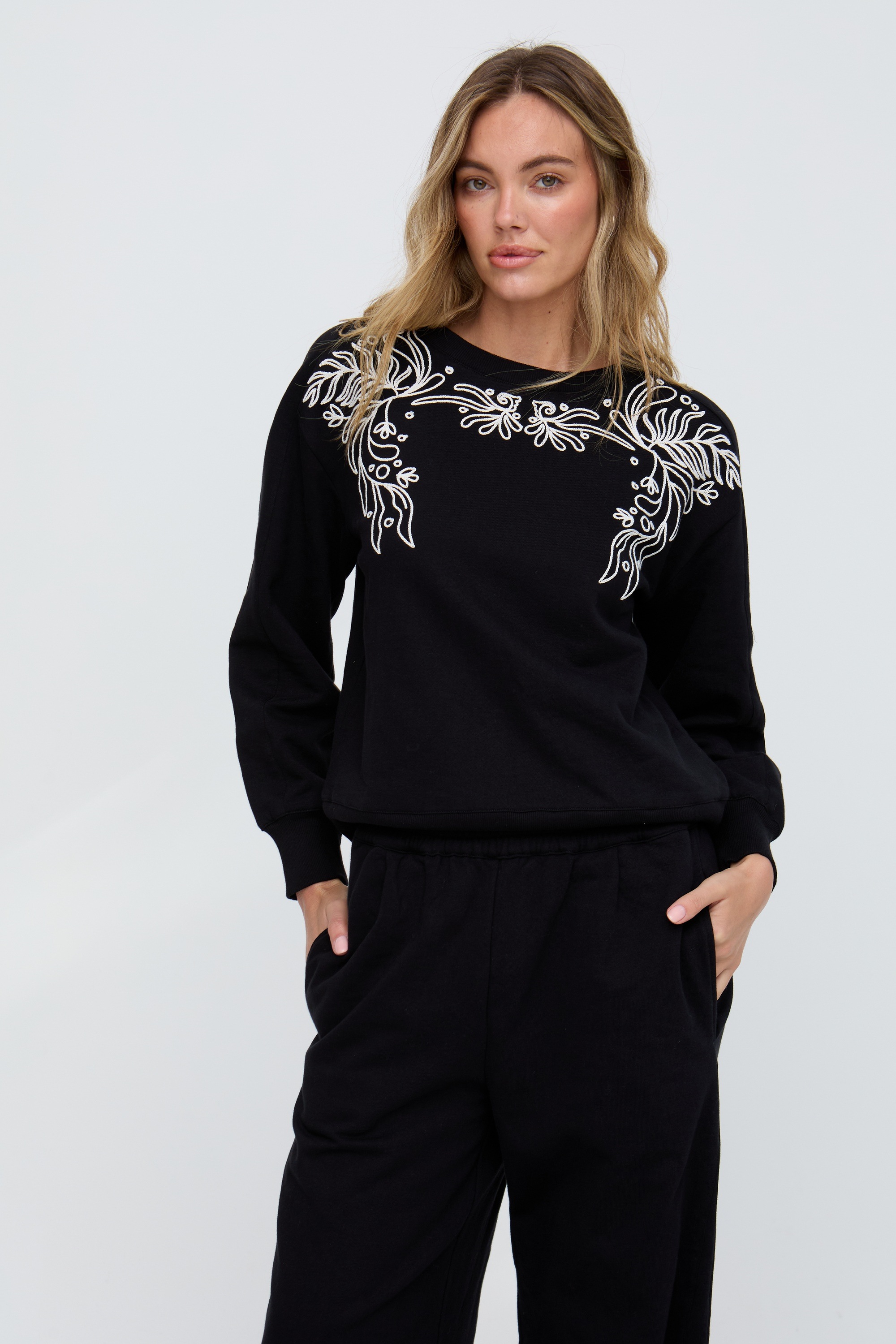 RAFFYA Sweatshirt »Marmalade Long Sleeves Embroidered Sweatshirt Damen«
