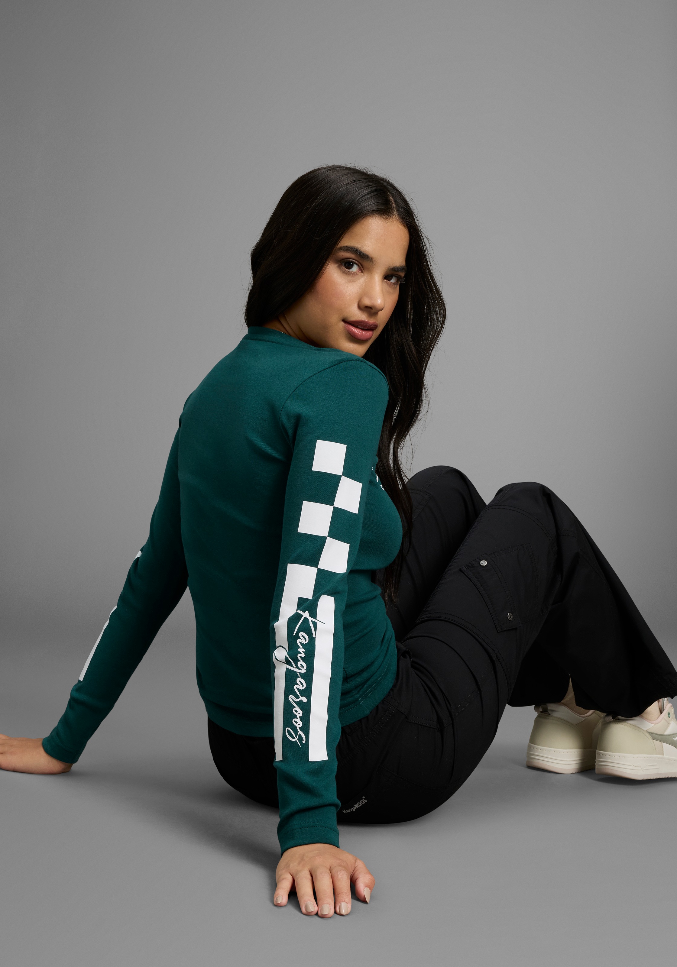 KangaROOS Langarmshirt, Langarm, sehr figurbetonte Passform, aus Baumwolle