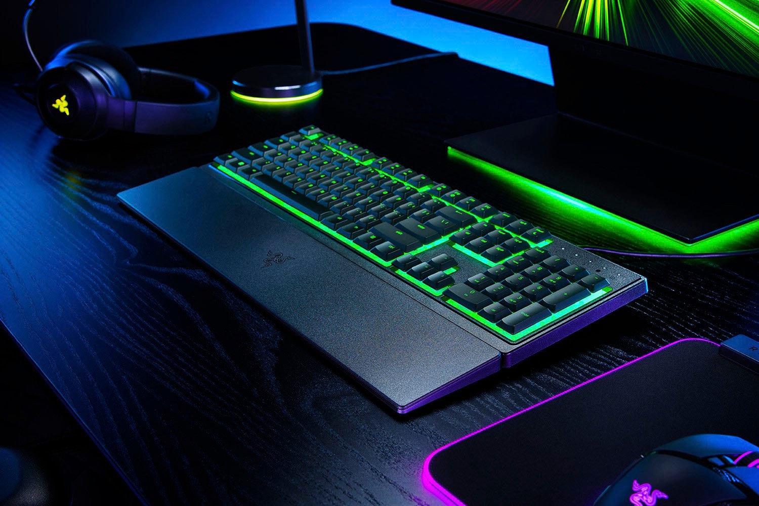 RAZER Gaming-Tastatur »Ornata V3 X«, (Handgelenkauflage-USB-Anschluss-UV-Schutzbeschichtung-Ziffernblock-ergonomische Form)