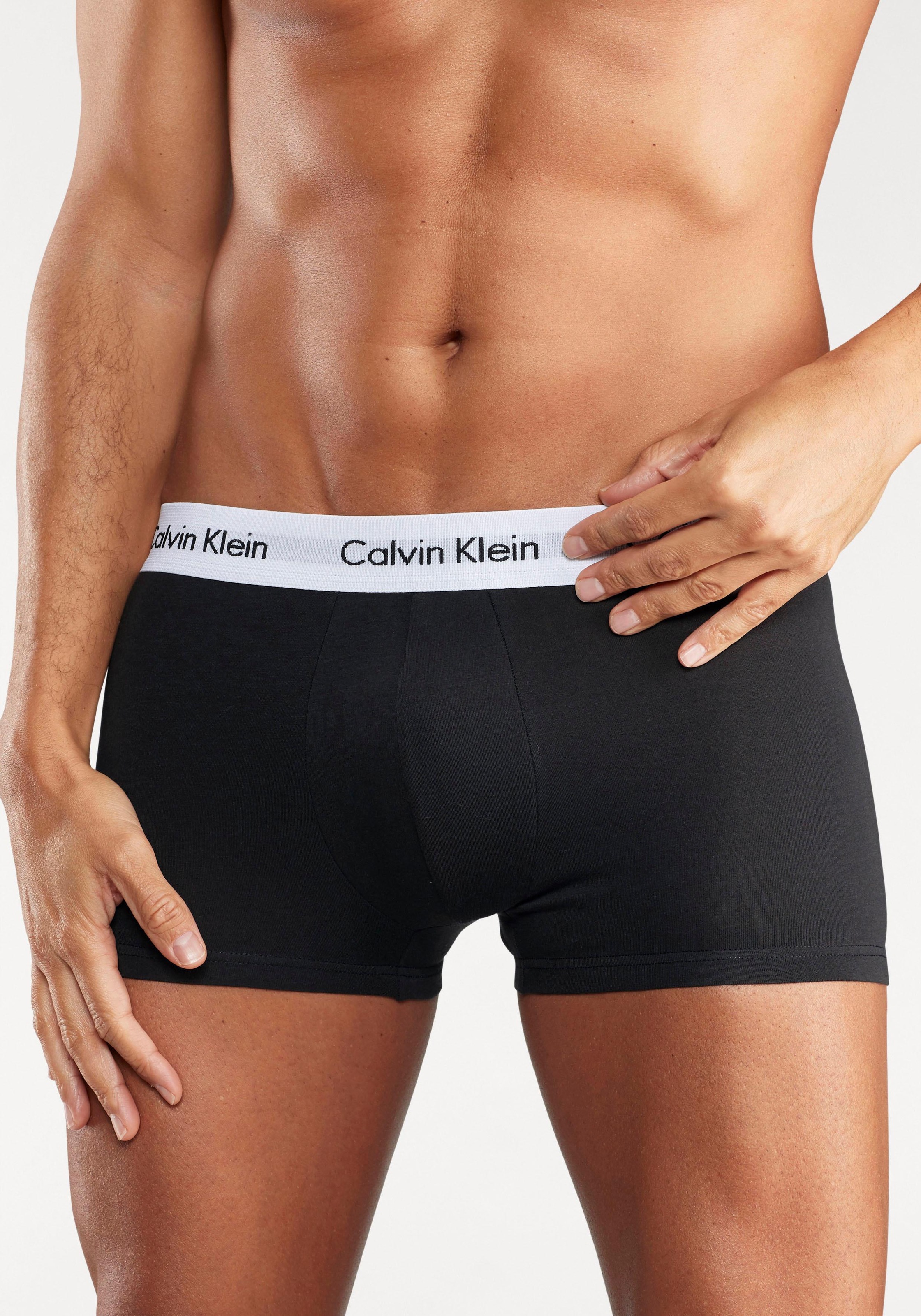 Herren Trunk "Low Rise Trunk 3 PACK", CALVIN KLEIN UNDERWEAR, Gr. S, schwarz, Obermaterial: 95% Baumwolle, 5% Elasthan, Unterhosen, mit weißem Webbund