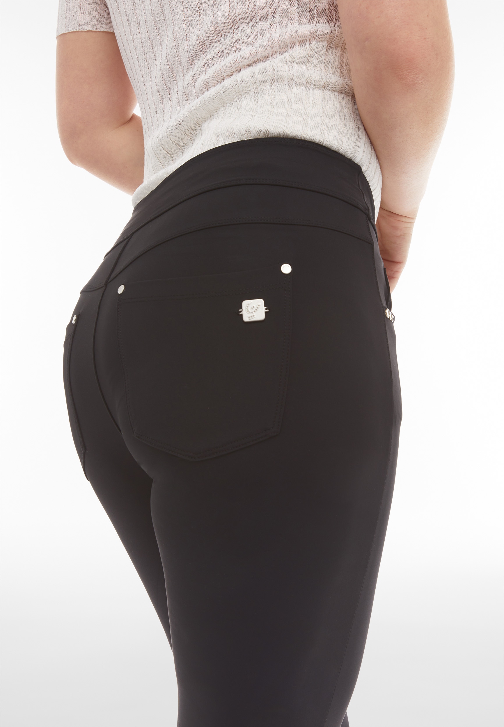 Freddy Leggings »NOW YOGA SKINNY«, sitzt wie eine zweite Haut ohne einzuengen