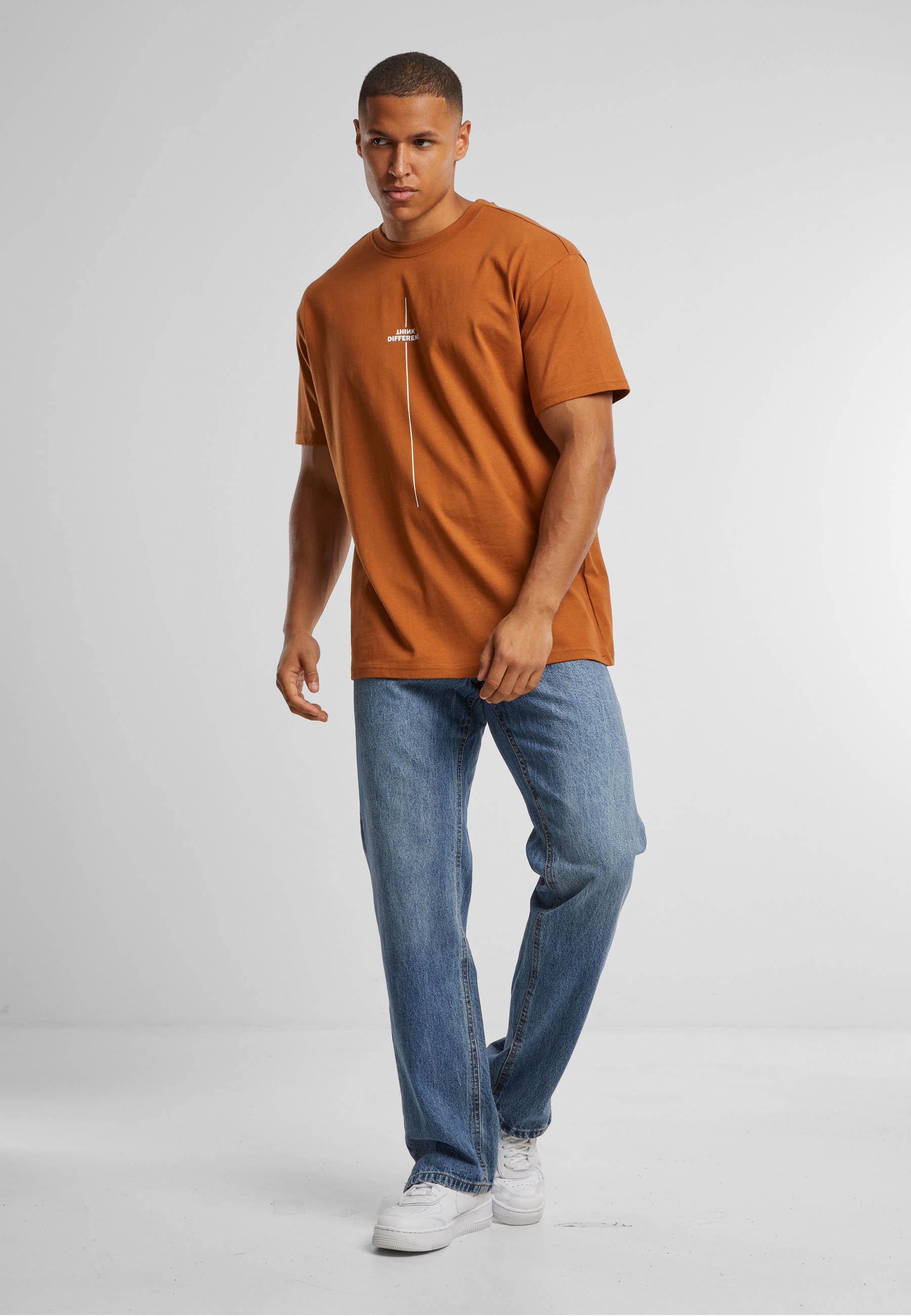 Merchcode T-Shirt »Merchcode Herren Think Different Heavy Oversized Tee« 1