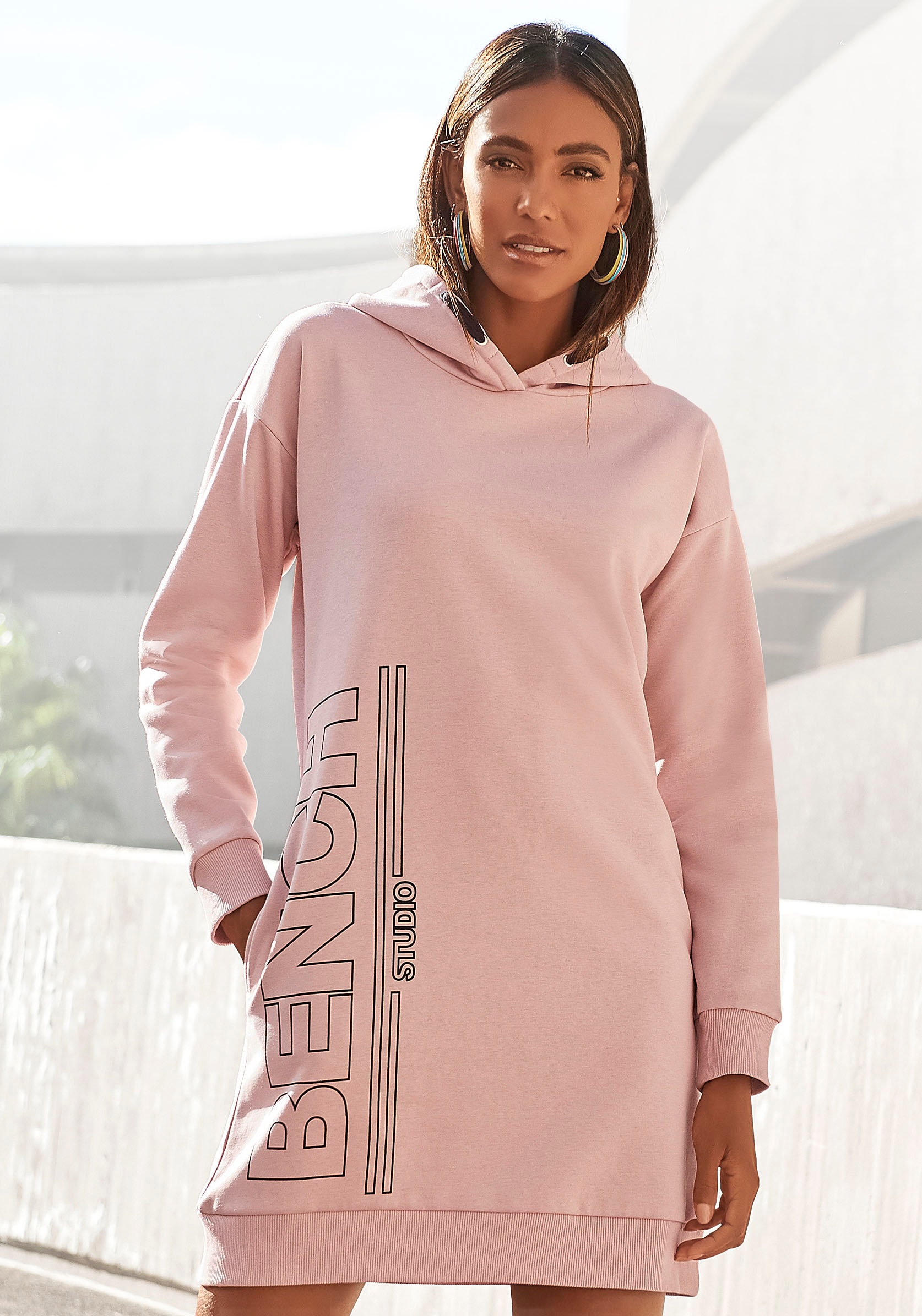 Bench. Sweatkleid, mit Logodruck senkrechtem | kaufen BAUR für