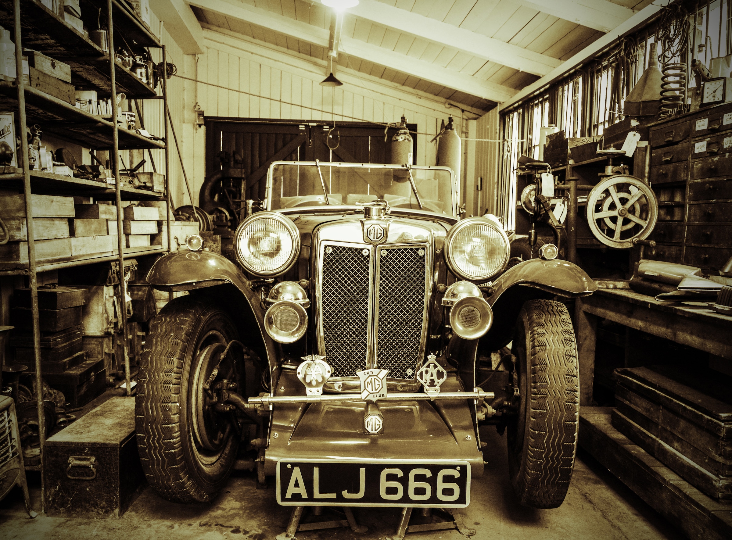 Papermoon Fototapete "Vintage Sports Car" glatt
