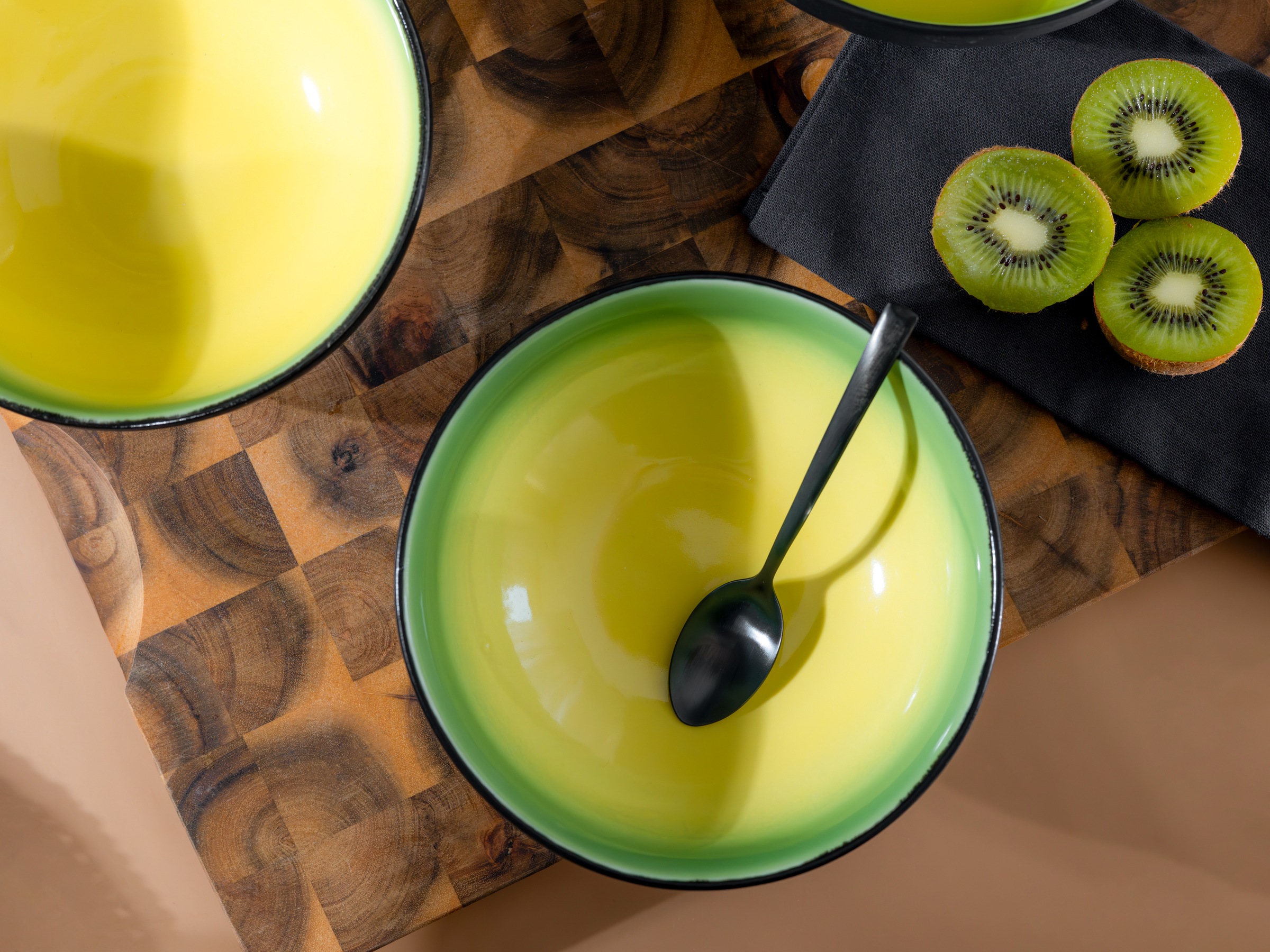 CreaTable Schüssel »Hot, Smoothie Bowl 4-tlg.« 4 aus Steinzeug Moderne Coupeform, außergewöhnliches Design