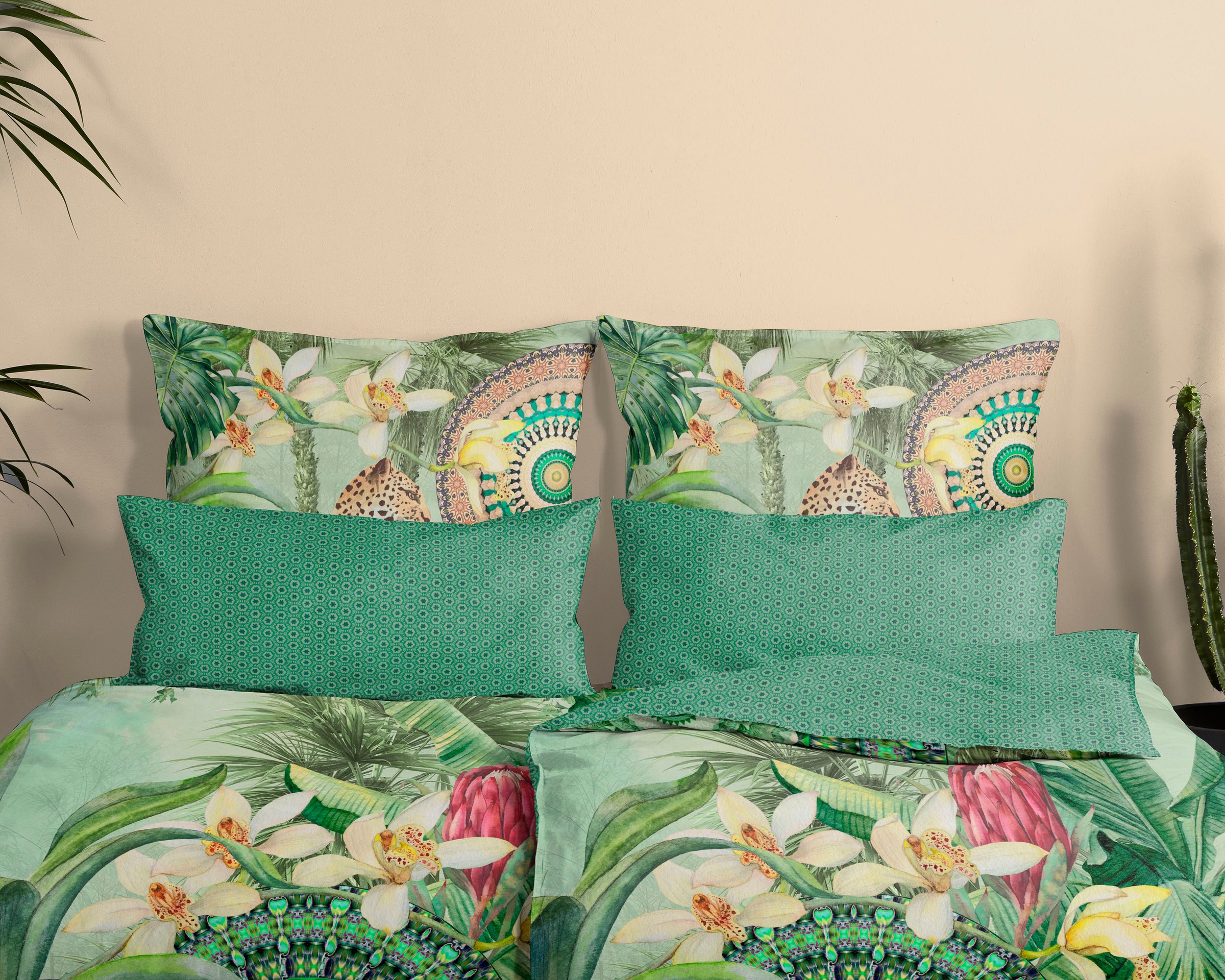 Thumbnail - hip Wendebettwäsche "Abhita" 2 Stk. Mako-Satin, 135x200, Reißverschluss, Wendeoptik, Tropisch, Bunt, Grün