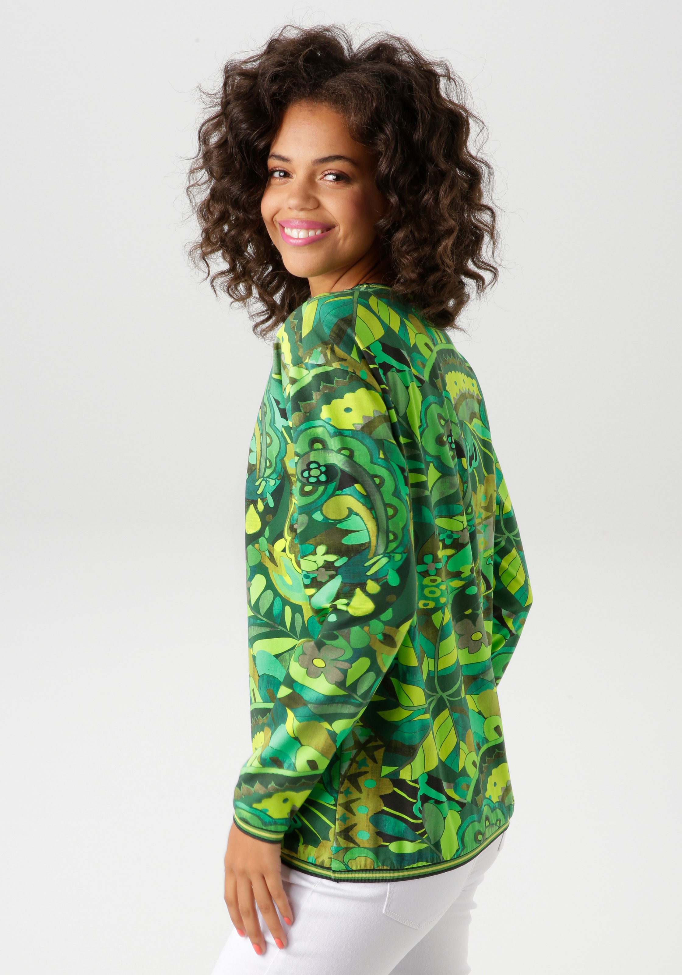 Aniston CASUAL Sweatshirt, mit extravagantem Druck im Batik-Dessin günstig online kaufen