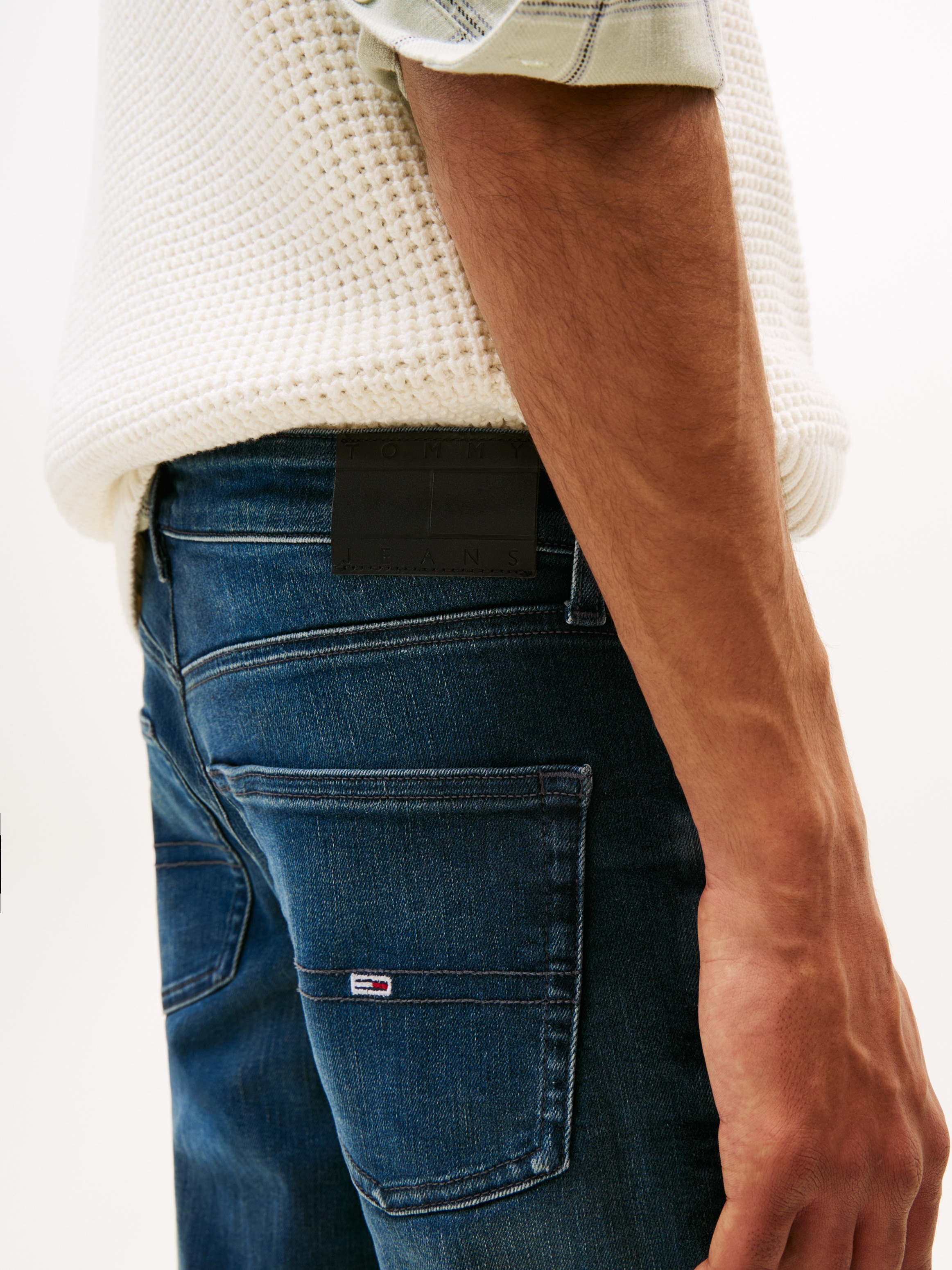 Tommy Jeans Slim-fit-Jeans »SCANTON SLIM«, mit Logoprägung