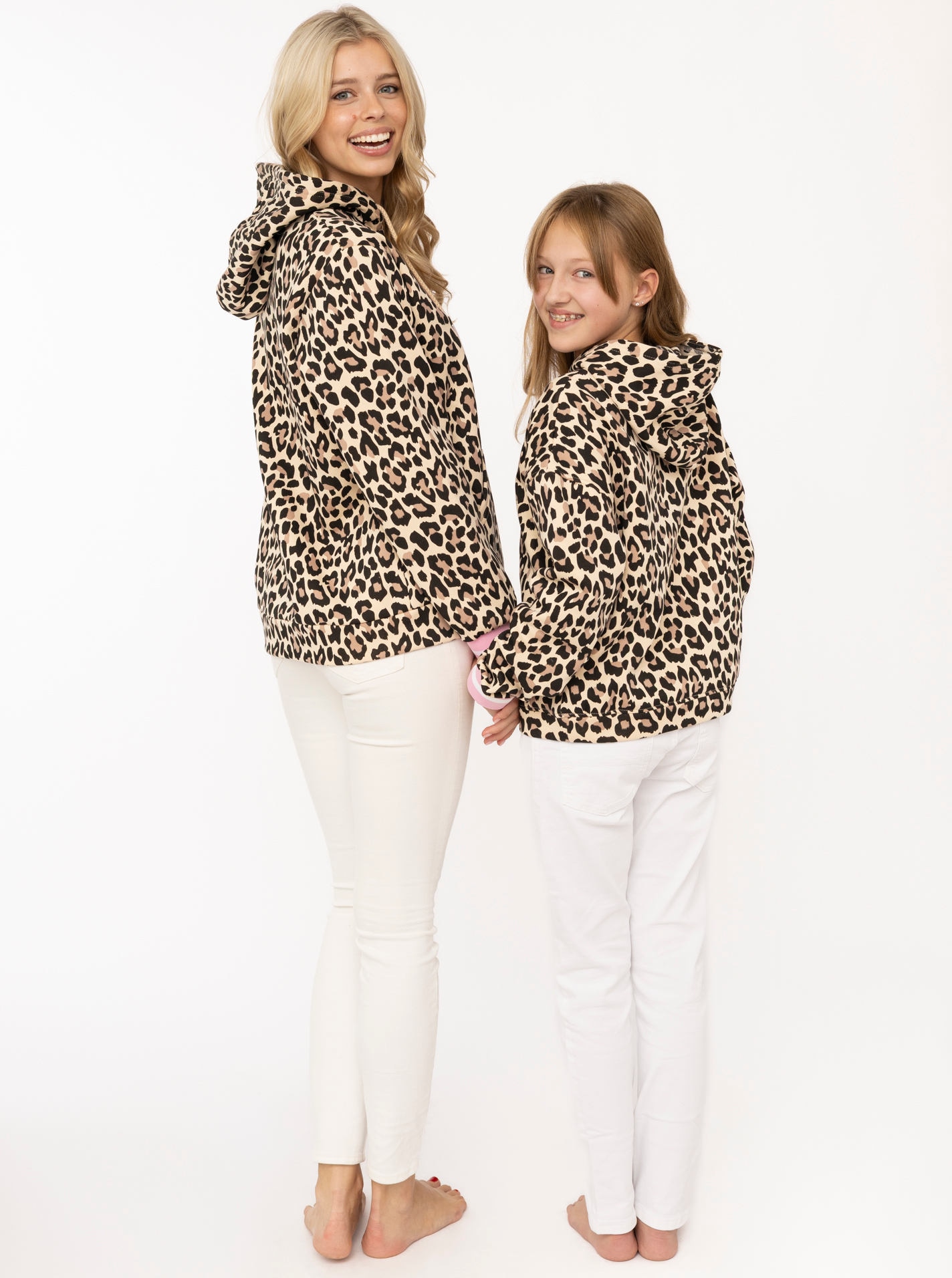 Zwillingsherz Sweatshirt »"Born Wild"«, Leo All-Over Print, gestickter Schriftzug, elastische Bündchen, Kapuze

