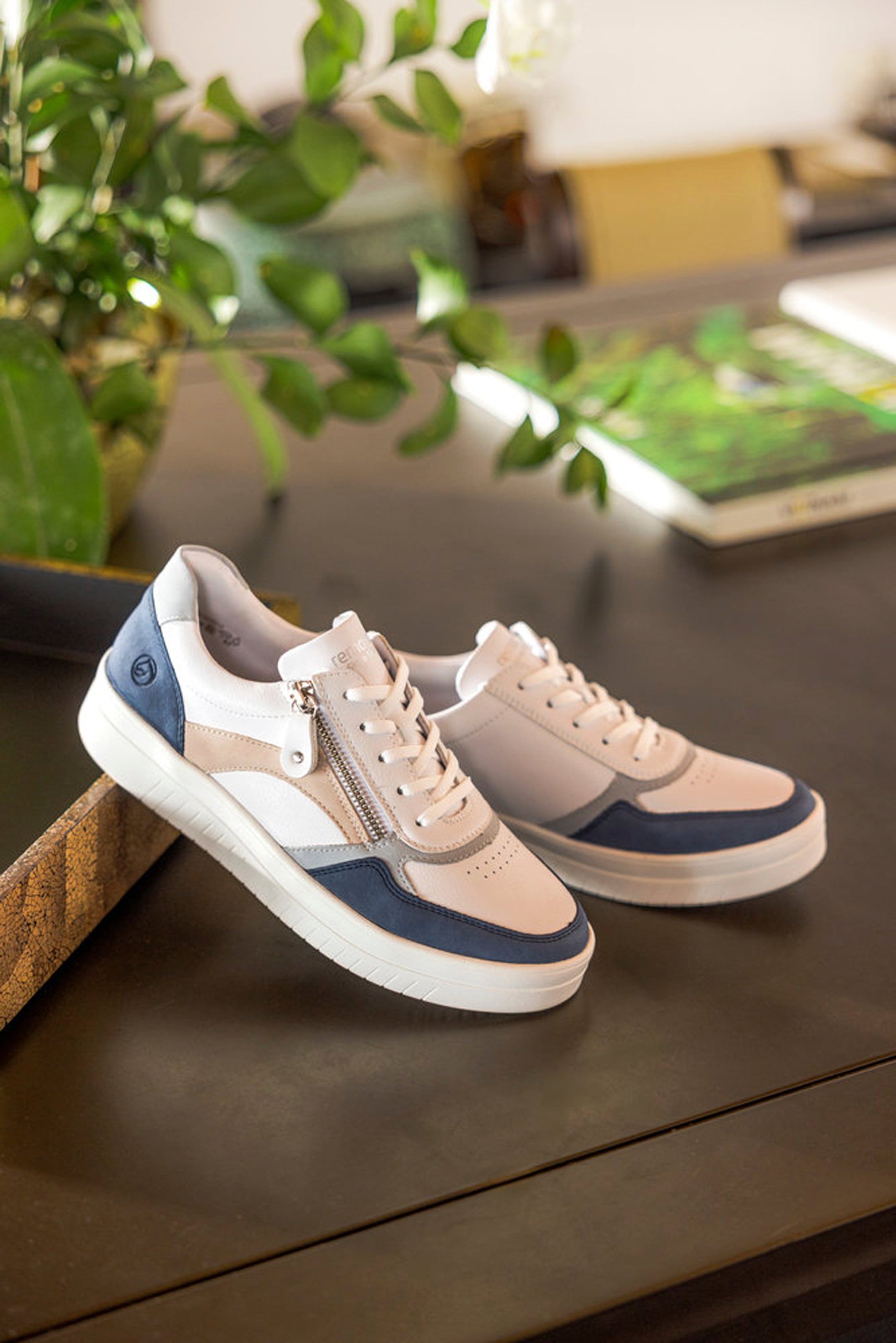 Remonte Plateausneaker, Freizeitschuh, Halbschuh, Schnürschuh in schmaler Form