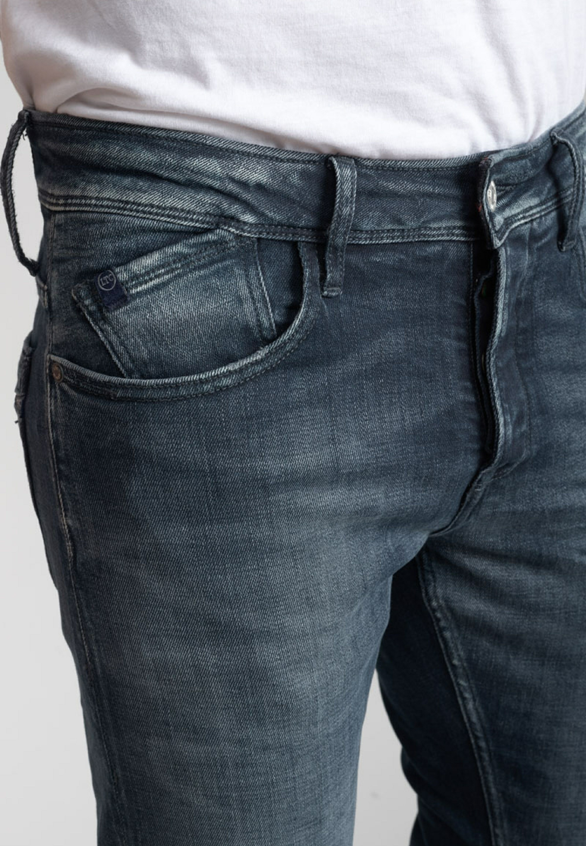 Le Temps Des Cerises Bequeme Jeans »700/11«, mit bequemem Regular Fit-Schnitt