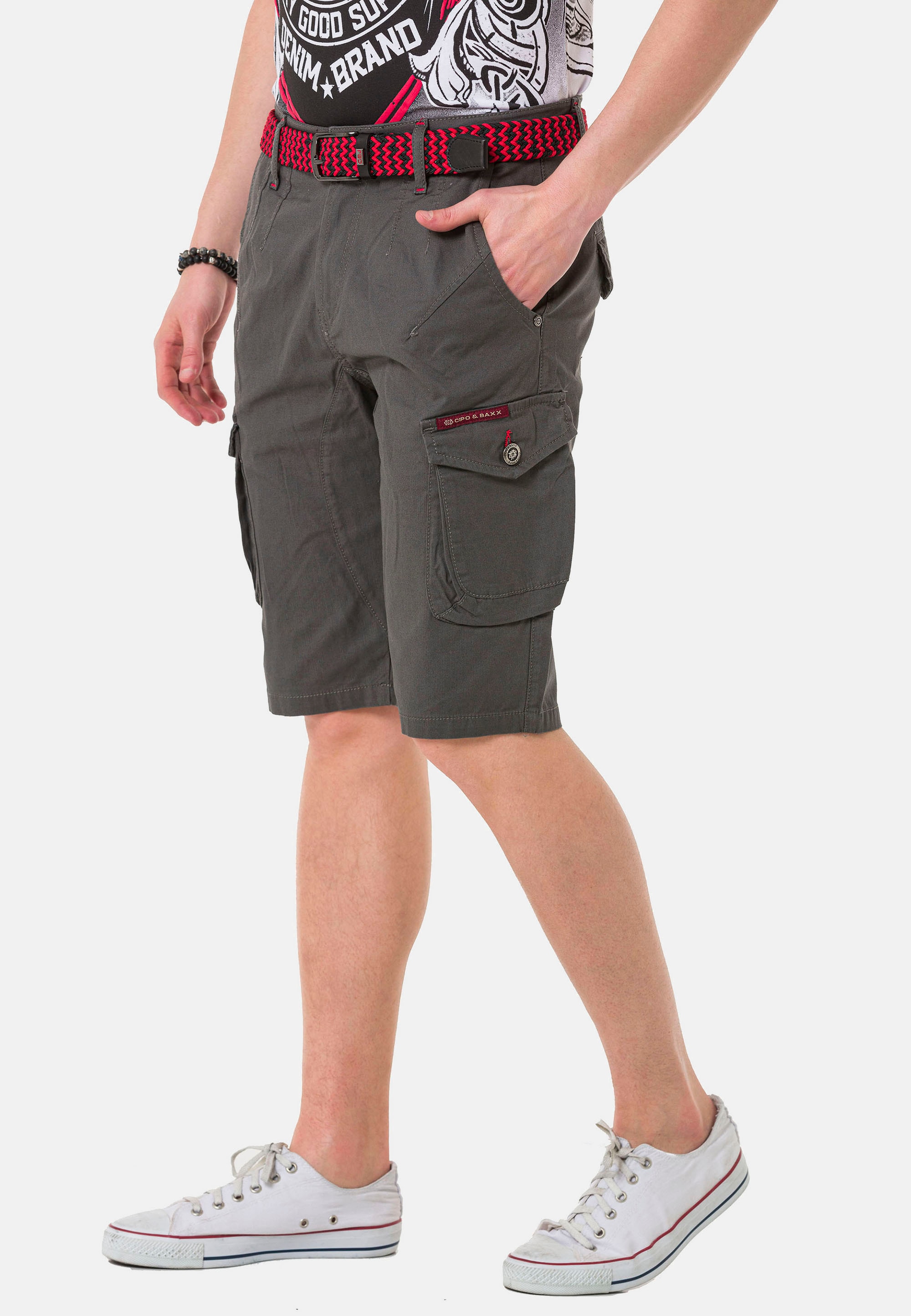 Cipo & Baxx Shorts, mit praktischen Cargotaschen