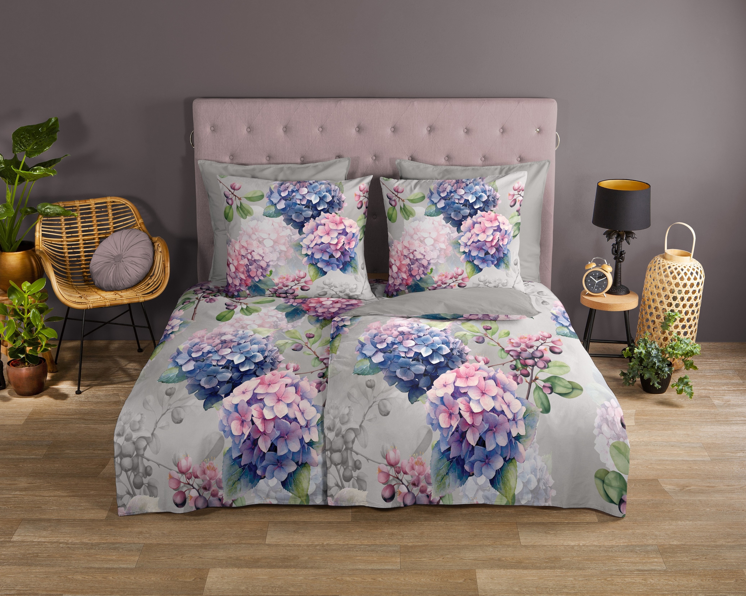 good morning Wendebettwäsche »Julia«, 100% Baumwolle, Renforcé, Reißverschluss, Wendeoptik, Hortensie, Grau