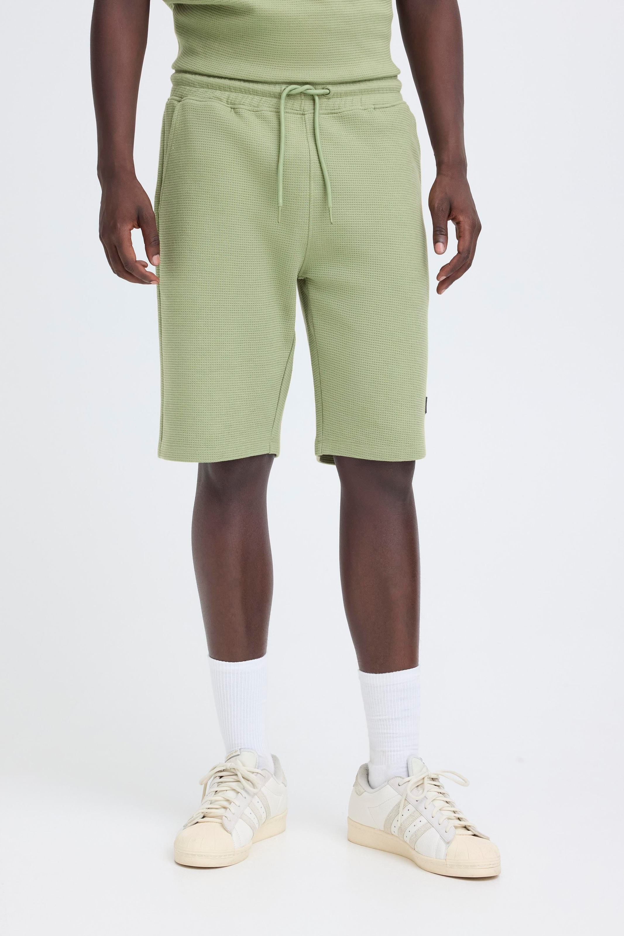 Shorts BLEND "BHFILLIP SHORTS", Herren, Gr. XL, N-Gr, oil grün, Web, Obermaterial: 100% Baumwolle, unifarben, regular fit, Hosen Shorts