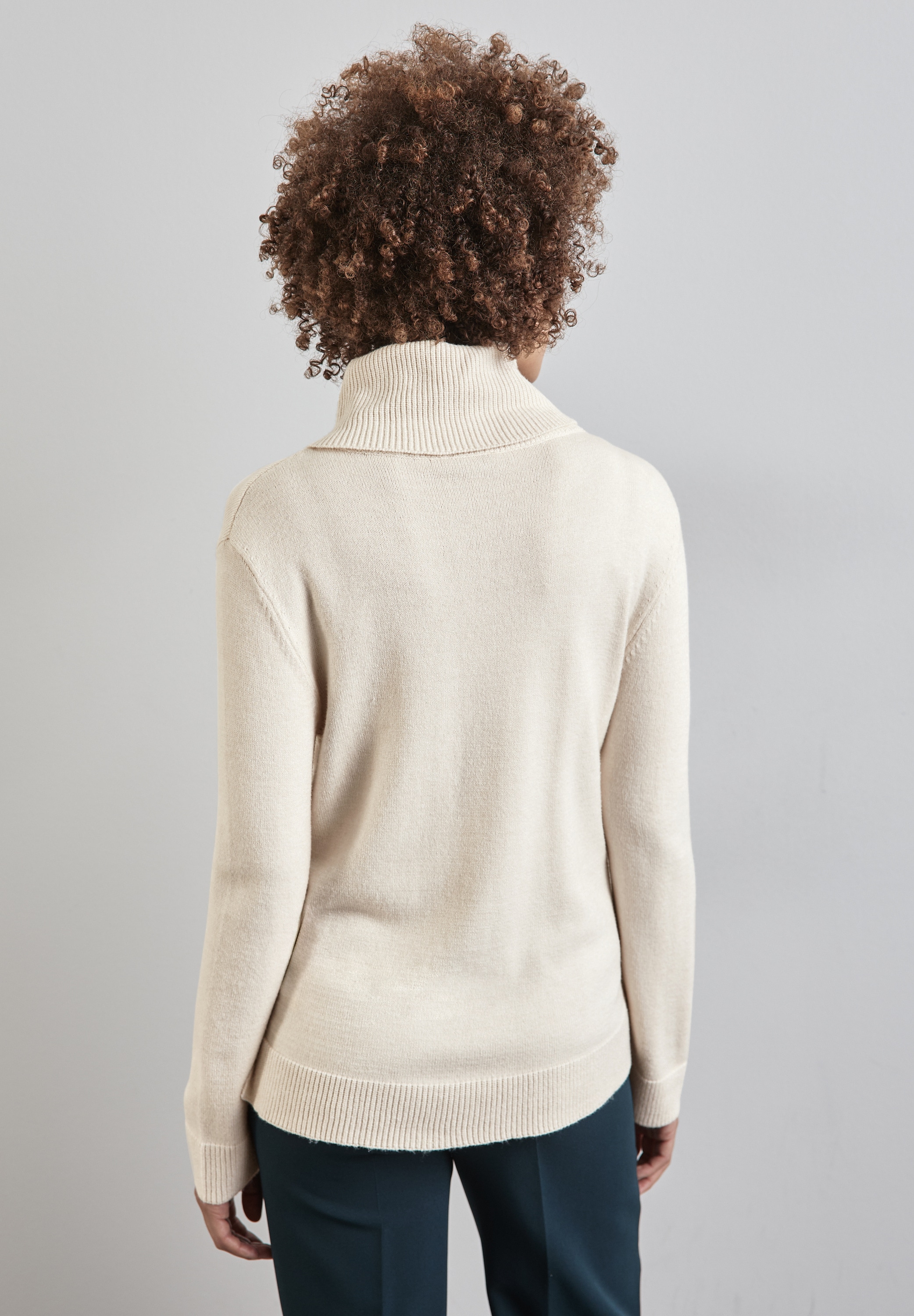 STREET ONE Rollkragenpullover, mit Knopf Details
