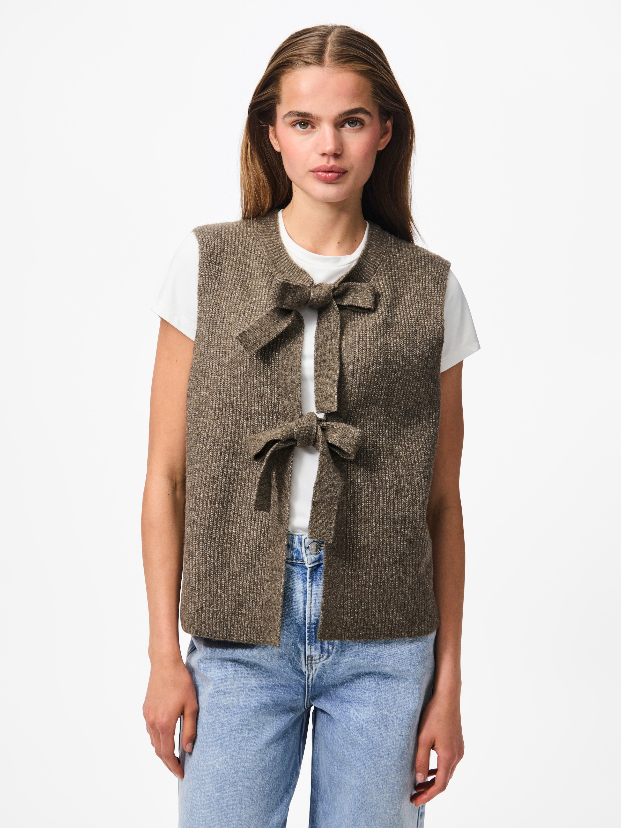 pieces Cardigan "PCSILLY SL REV TIE VEST KNIT NOOS BC" mit Bindebändern günstig online kaufen