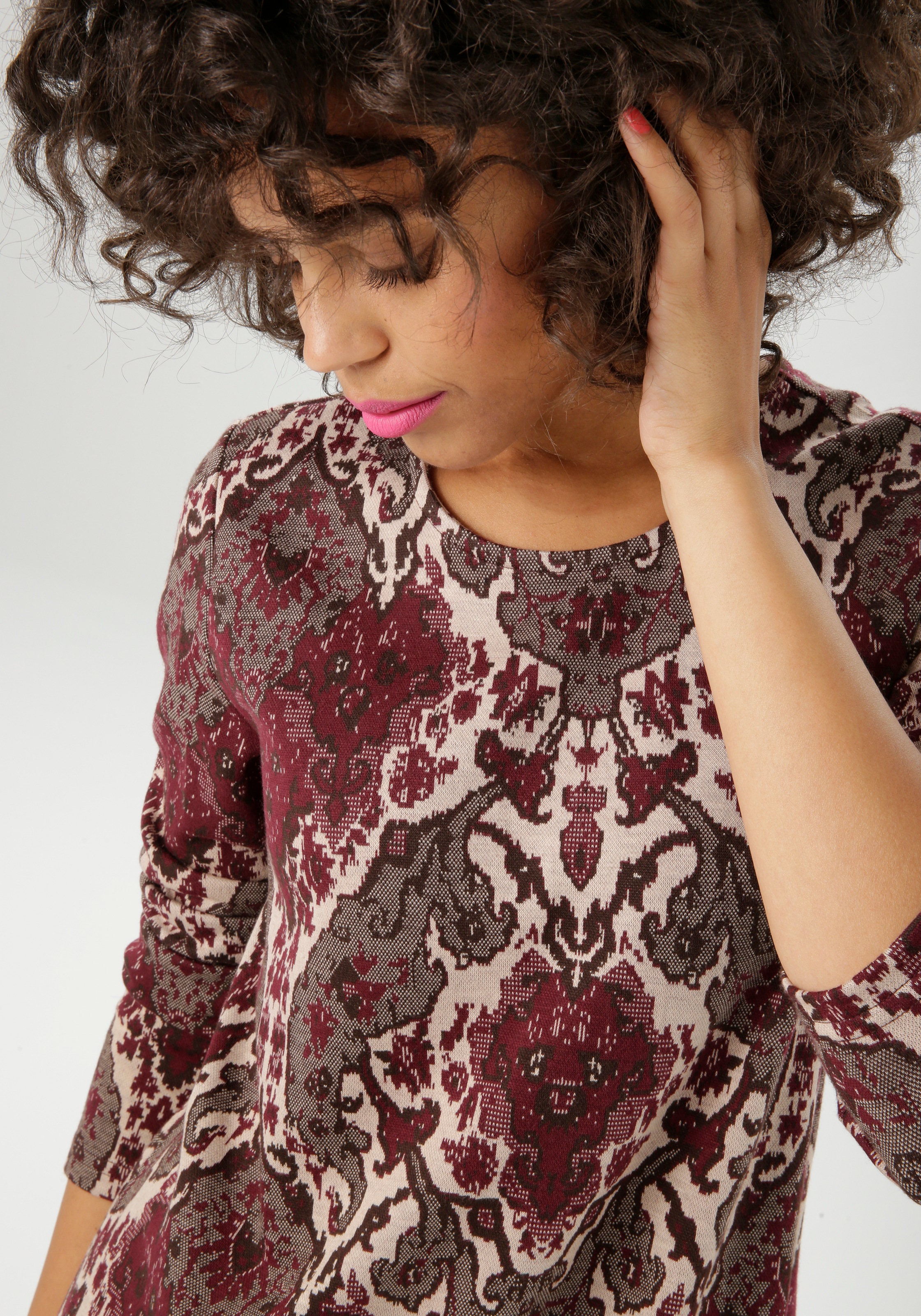 Aniston CASUAL A-Linien-Kleid, mit extravagantem Ornament-Muster - NEUE KOLLEKTION
