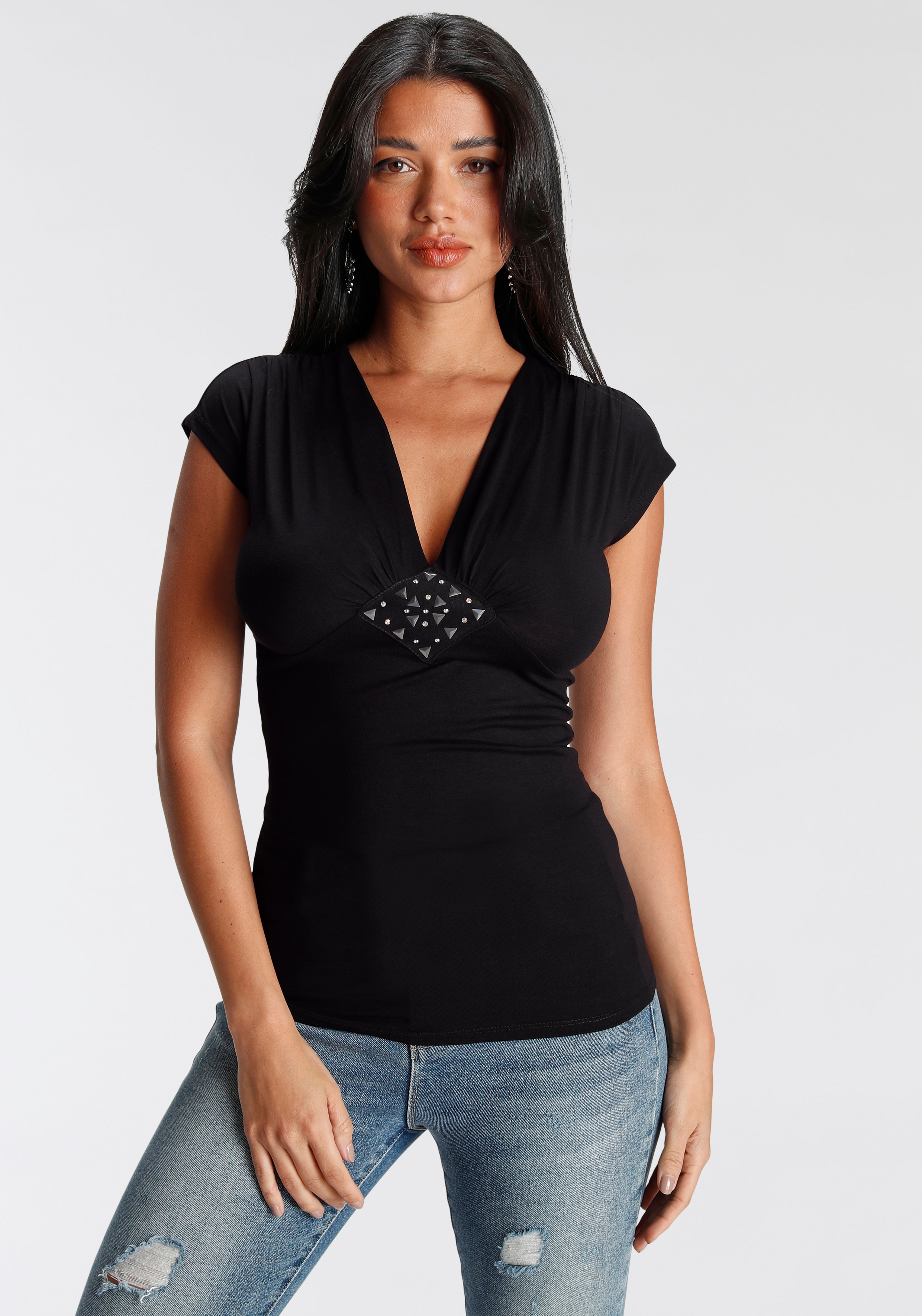 Melrose T-Shirt sehr figurbetonter Schnitt, tiefer V-Ausschnitt