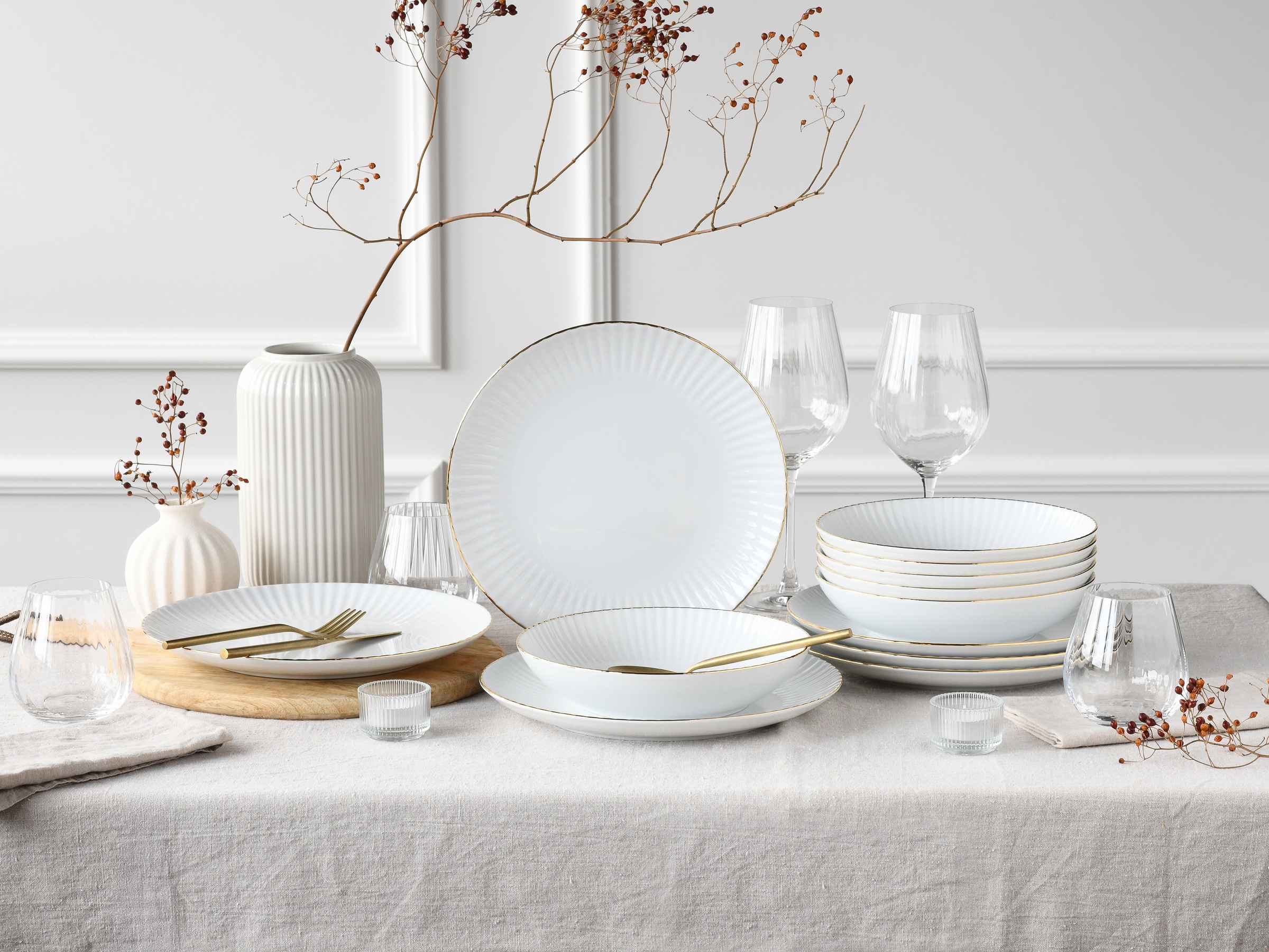 CreaTable Tafelservice »Allegra Goldband, Service 12-tlg.« Klassisch, Elegant, Von Hand gemalter Goldrand