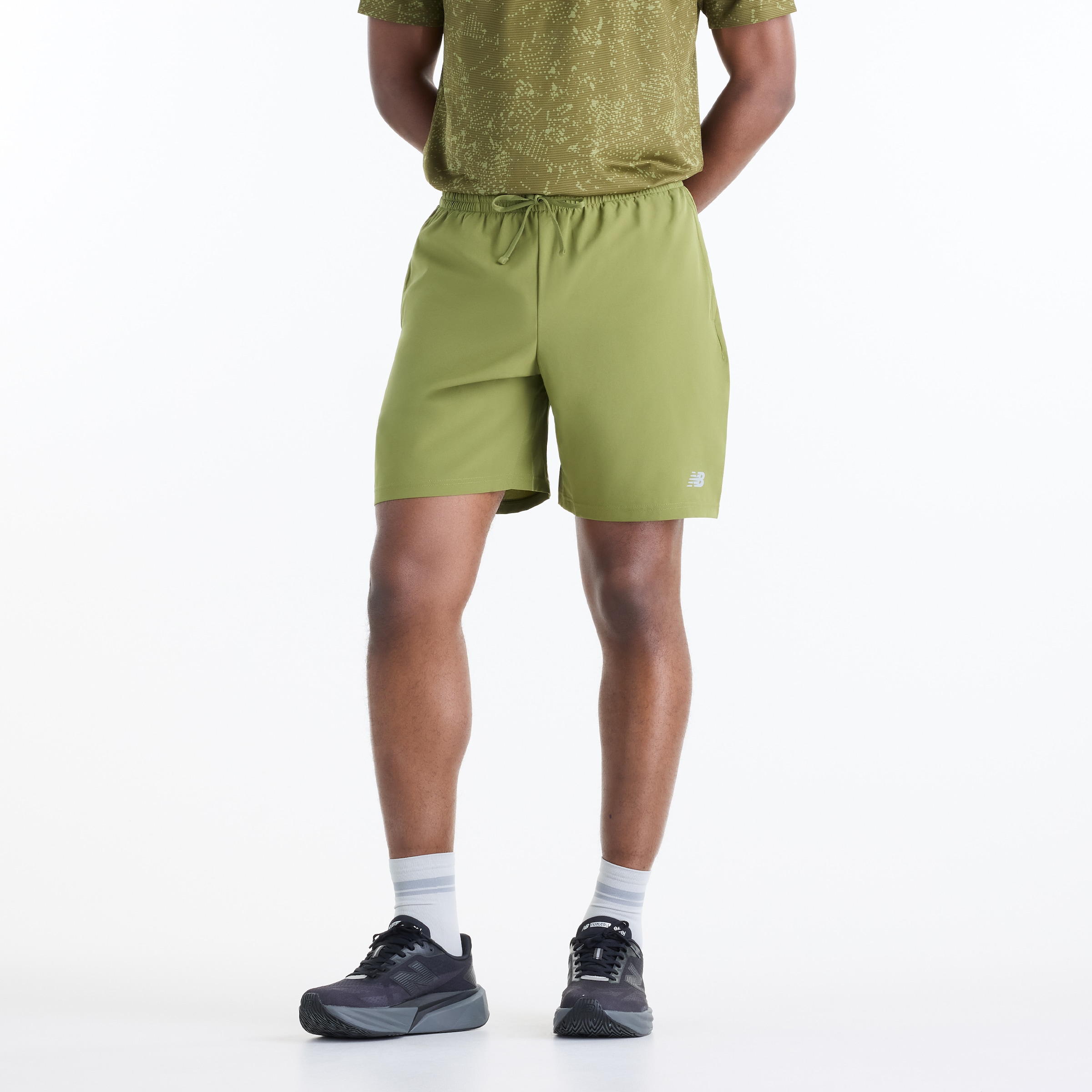 New Balance Laufshorts "SPORT ESSENTIAL SHORT 7" mit atmungsaktivem Innenslip