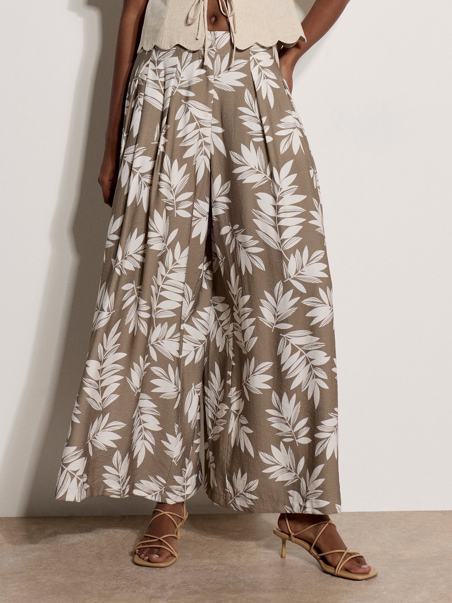 Apricot Culotte "Plissierte Culotte-Hose" Mit Blattmuster