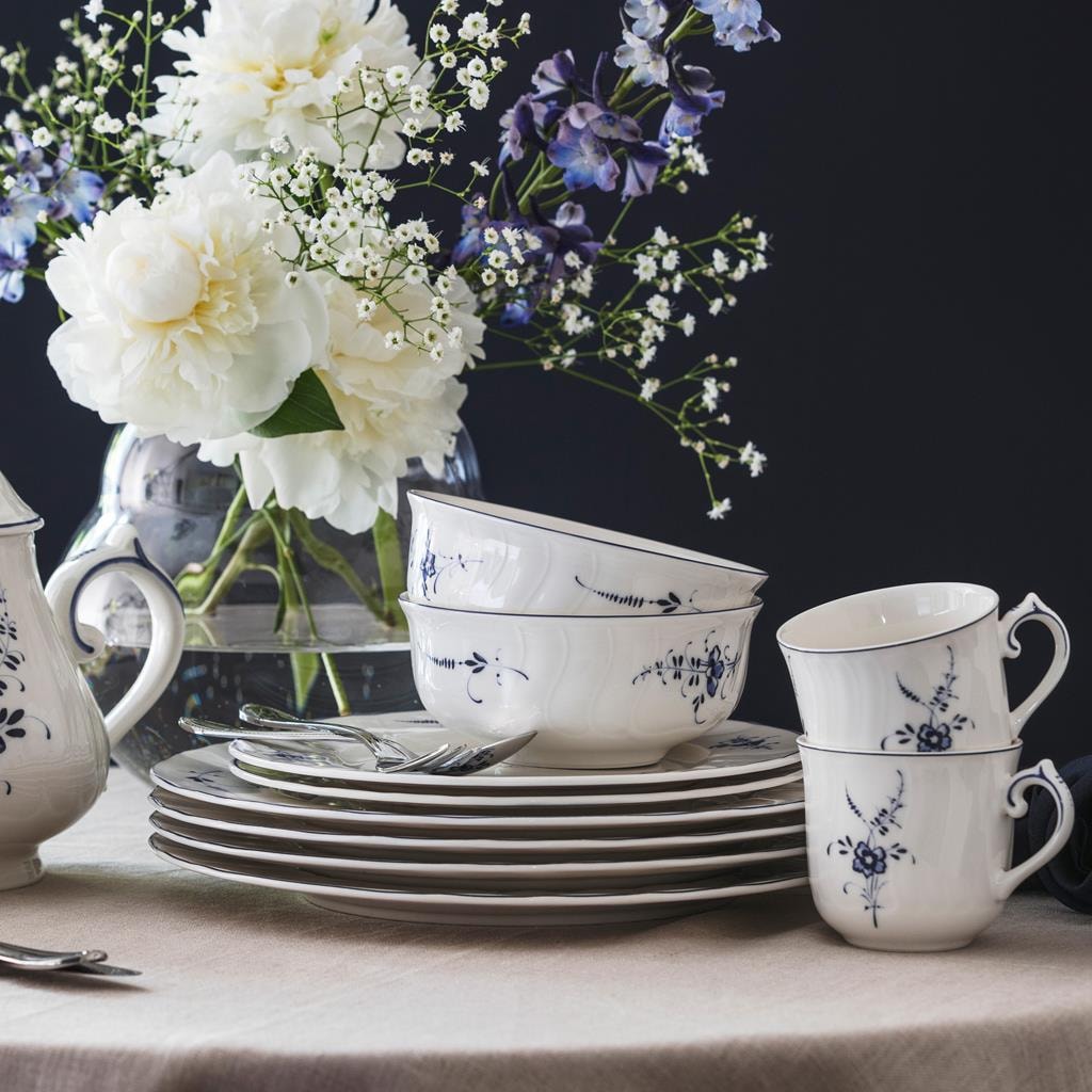 Villeroy & Boch Geschirr-Set »Geschirr-Set Vieux Luxembourg 18er Set weiß-blau« Spülmaschinengeeignet, Mikrowellengeeignet