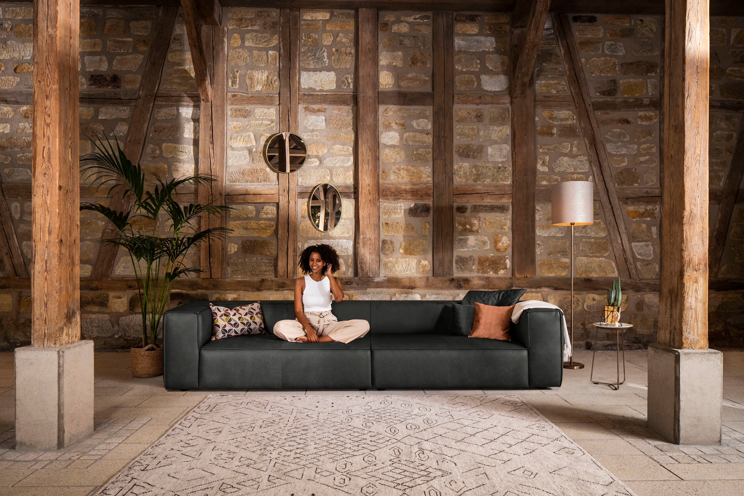 W.SCHILLIG 4-Sitzer "around-the-block Mega Sofa, viel Platz, Breite 300cm, bequem" mit eleganter Biese, mit Federkern