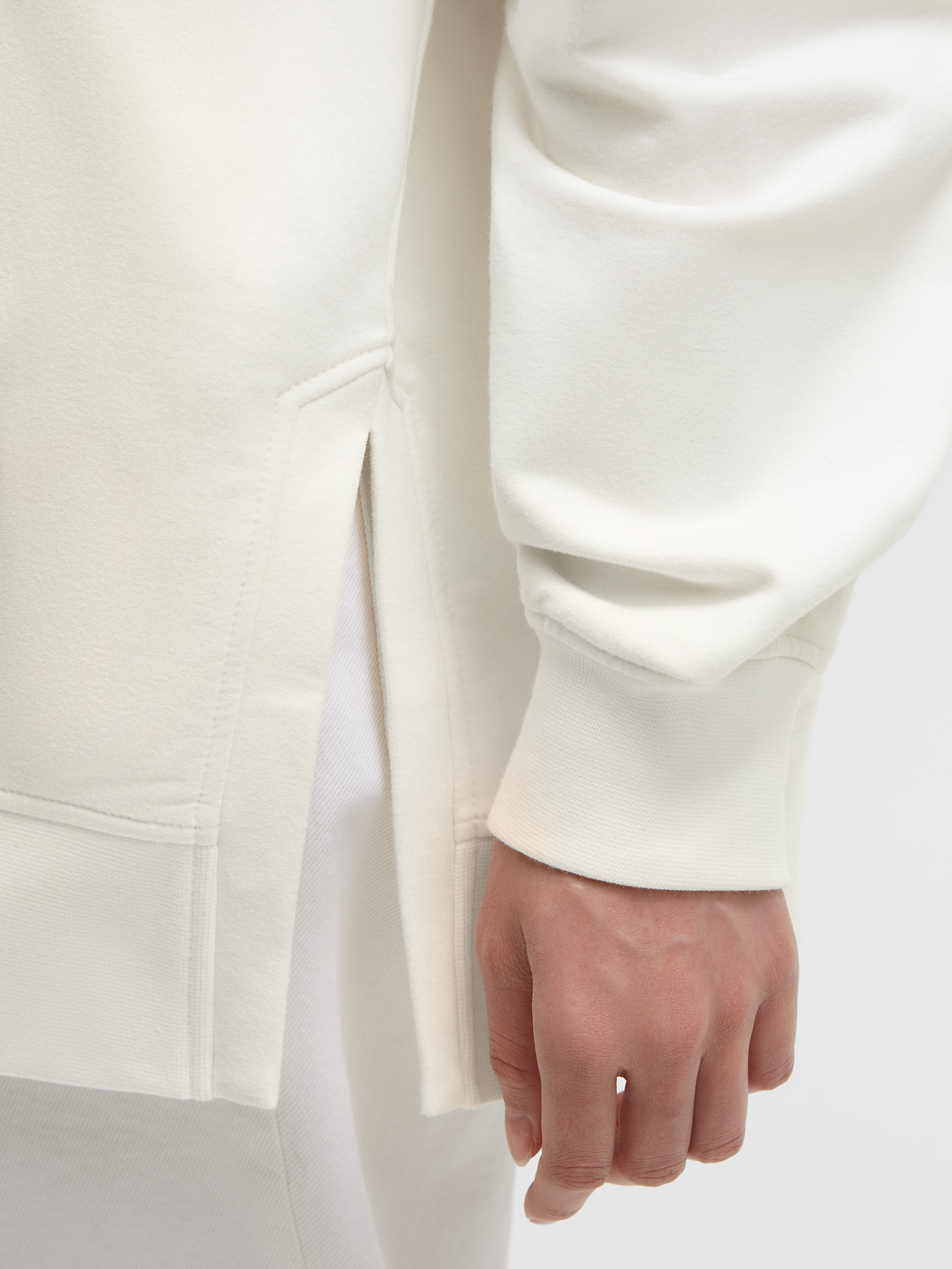 SENSES.THE LABEL Kapuzensweatshirt , mit Seitenschlitze
