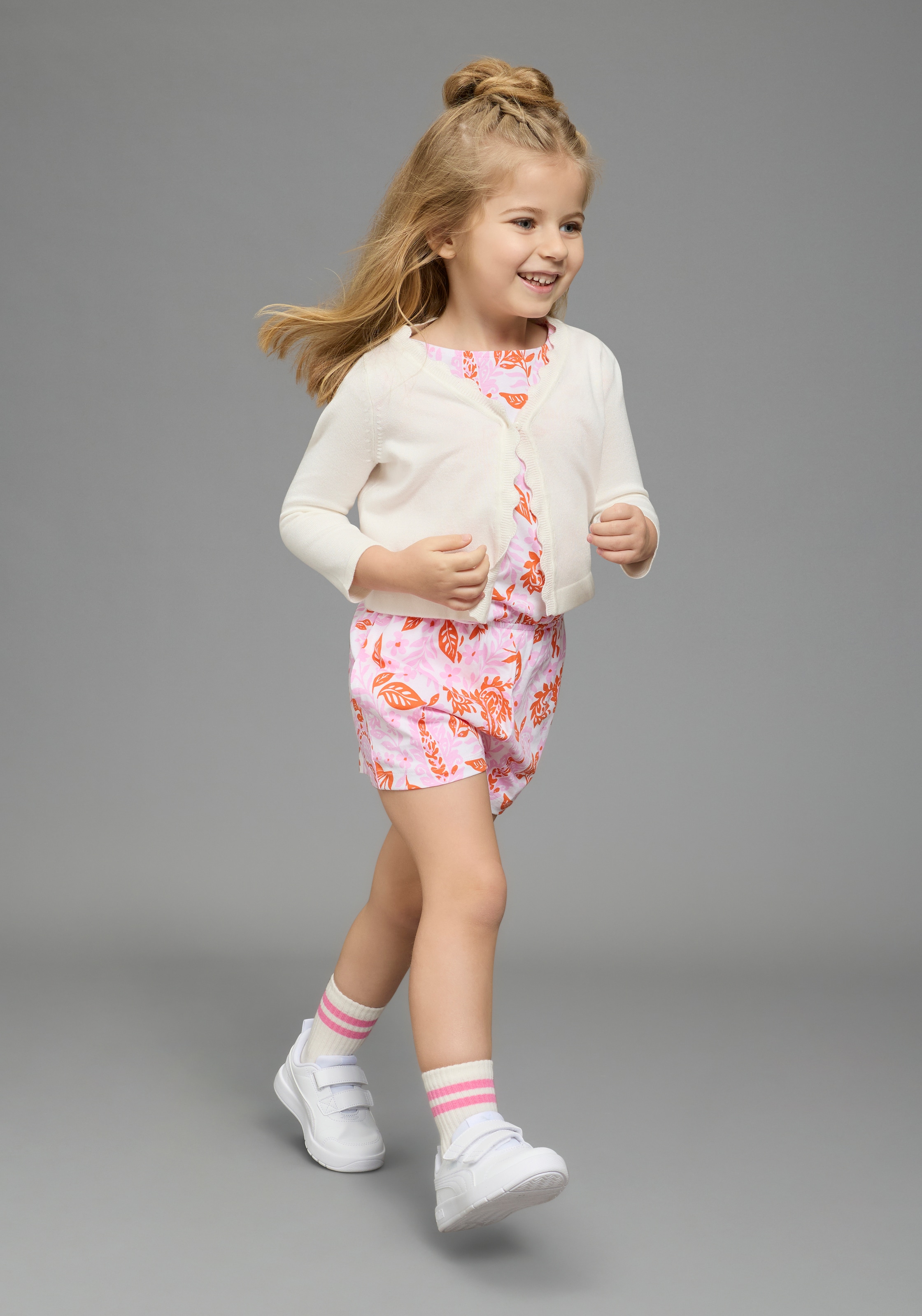 KIDSWORLD Strickjacke »Strickjacke mit schöner Wellenkante« 1-Knopf-Form, Langarm, aus Feinstrick