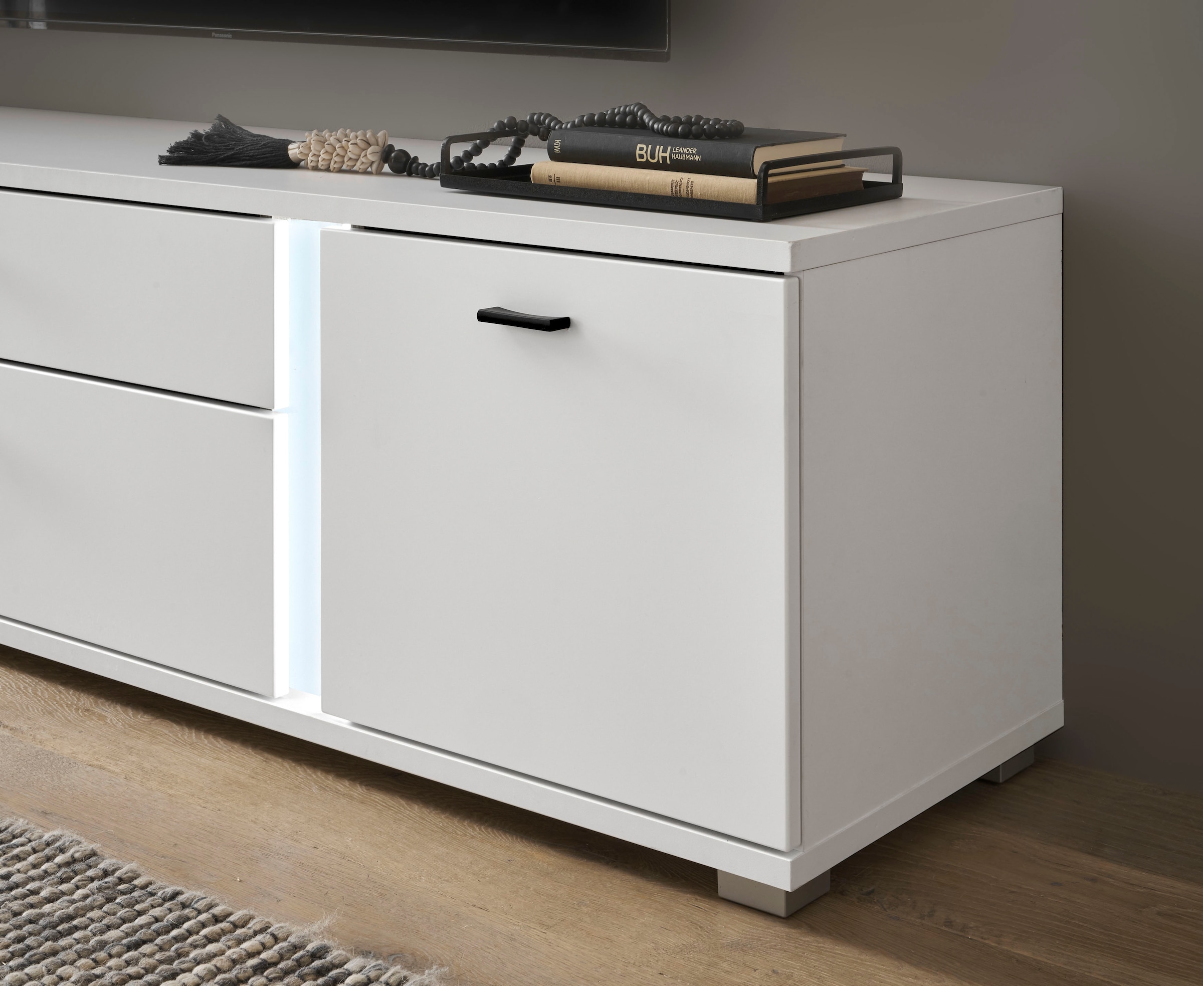 INOSIGN Wohnwand »LONG ISLAND«, (Set, 3 St.), in moderner Trendfarbe,inklusive senkrechter Beleuchtung,Breite 290 cm