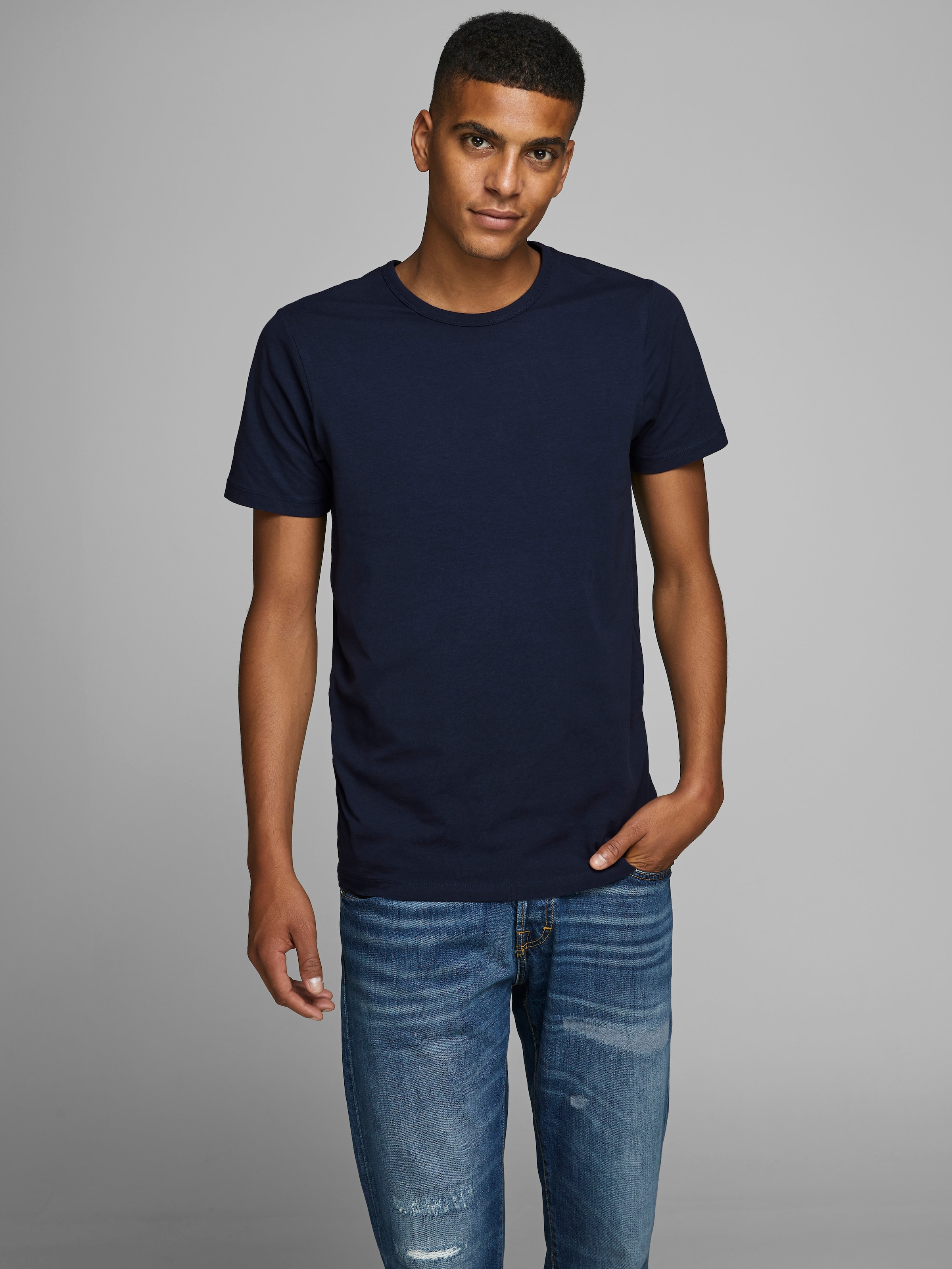 Jack & Jones T-Shirt "JJEBASIC mit schmaler Passform für jeden Tag", unifar günstig online kaufen
