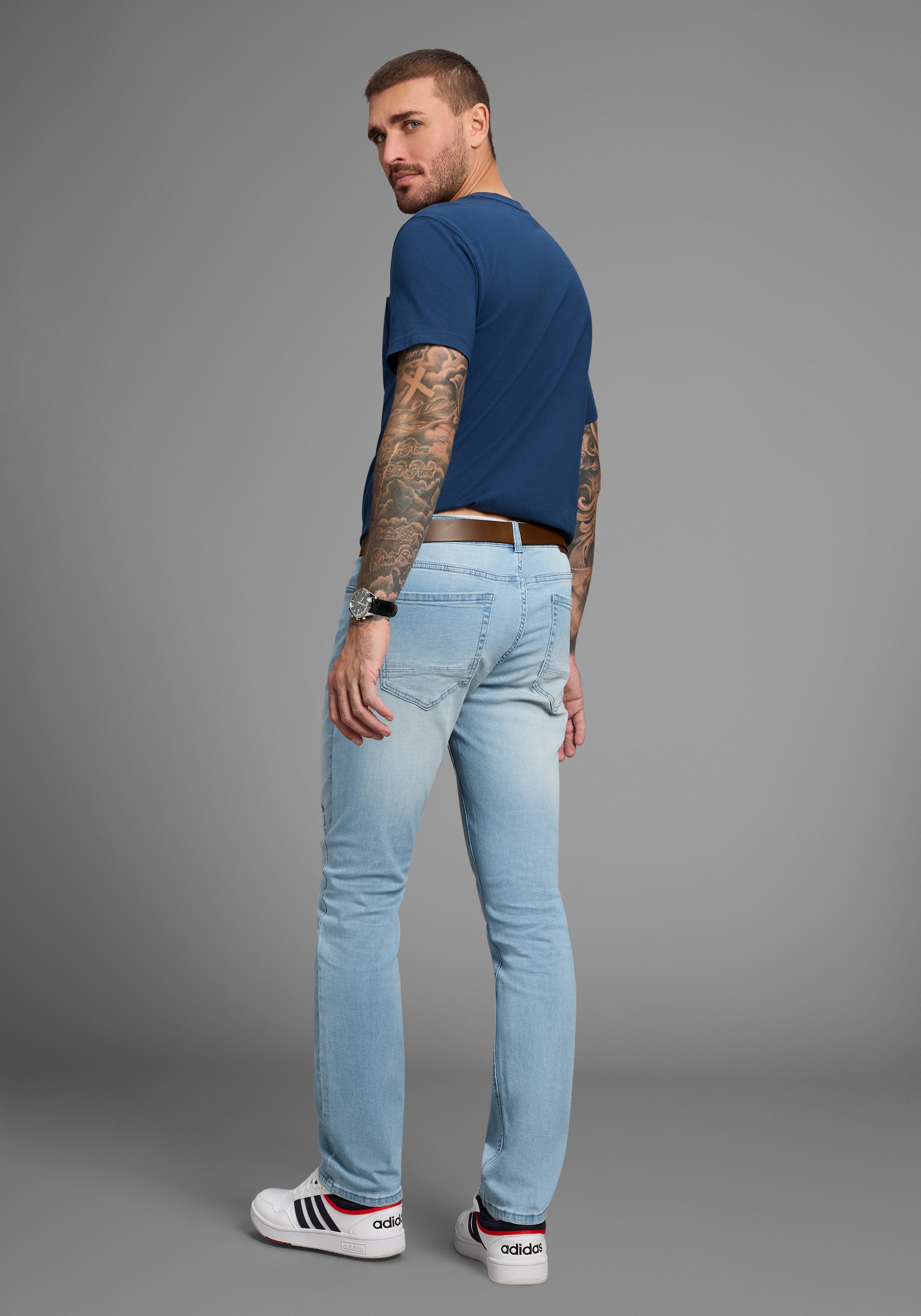 Bruno Banani Straight-Jeans »Hutch«, gerade Beinform, teilweise mit modischen Destroyed-Effekten