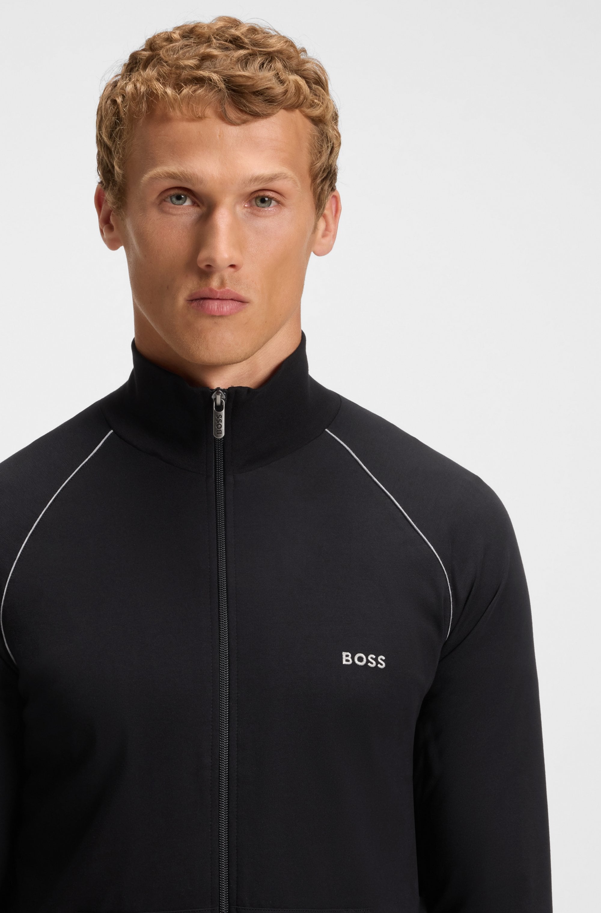 BOSS Sweatjacke »Mix&Match Jacket Z«, mit Kontrastnaht am Ärmel