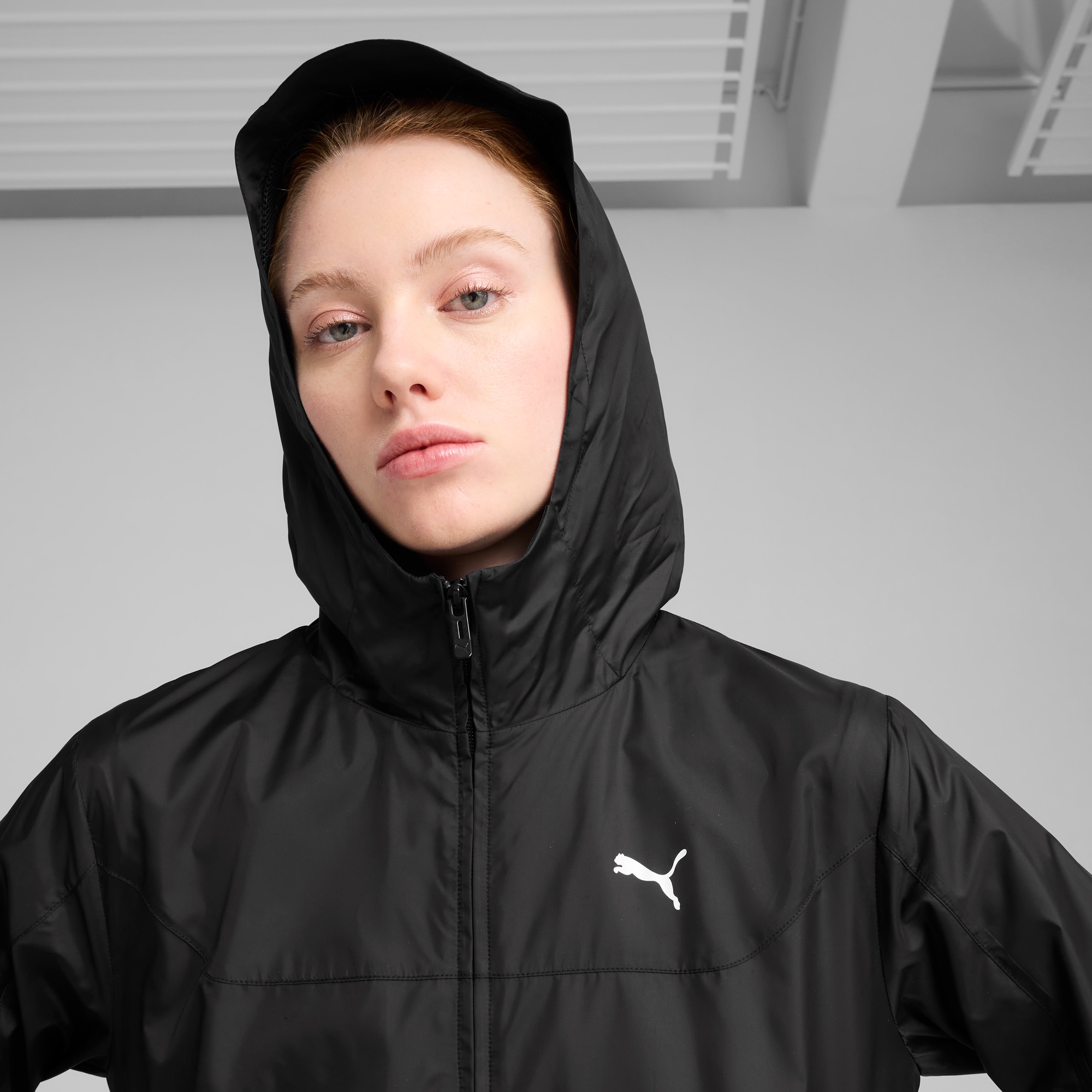 PUMA Windbreaker »ESS REGULAR WINDBREAKER«, mit Kapuze