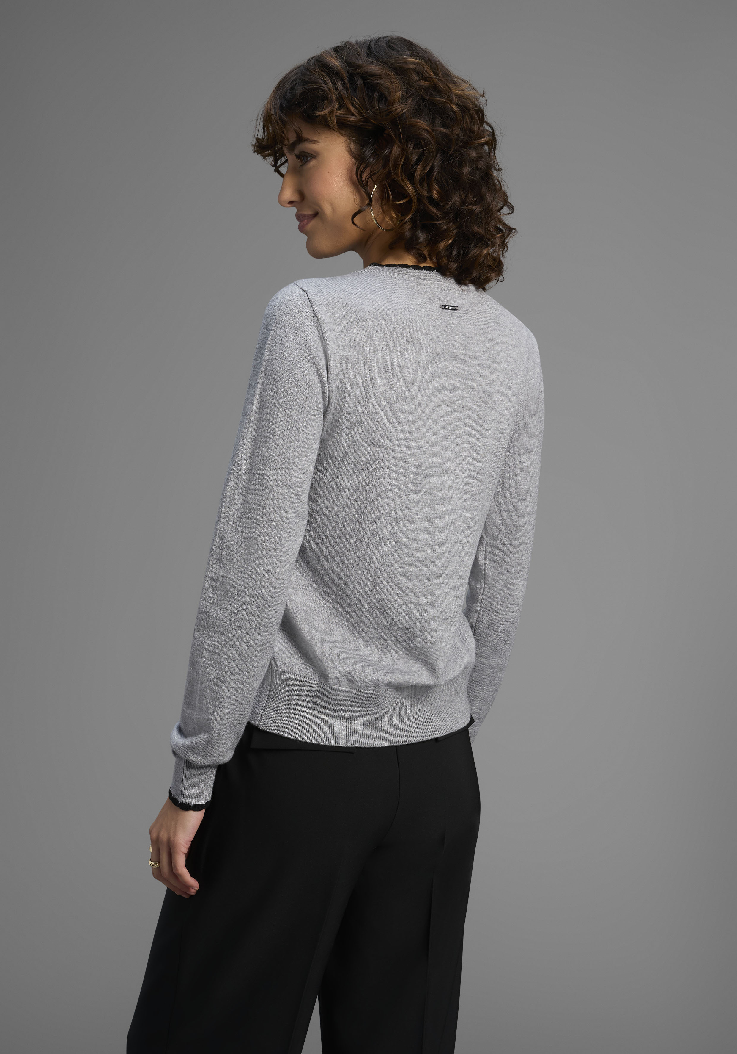 Thumbnail - HECHTER PARIS Strickjacke mit Wellenkante - NEUE KOLLEKTION