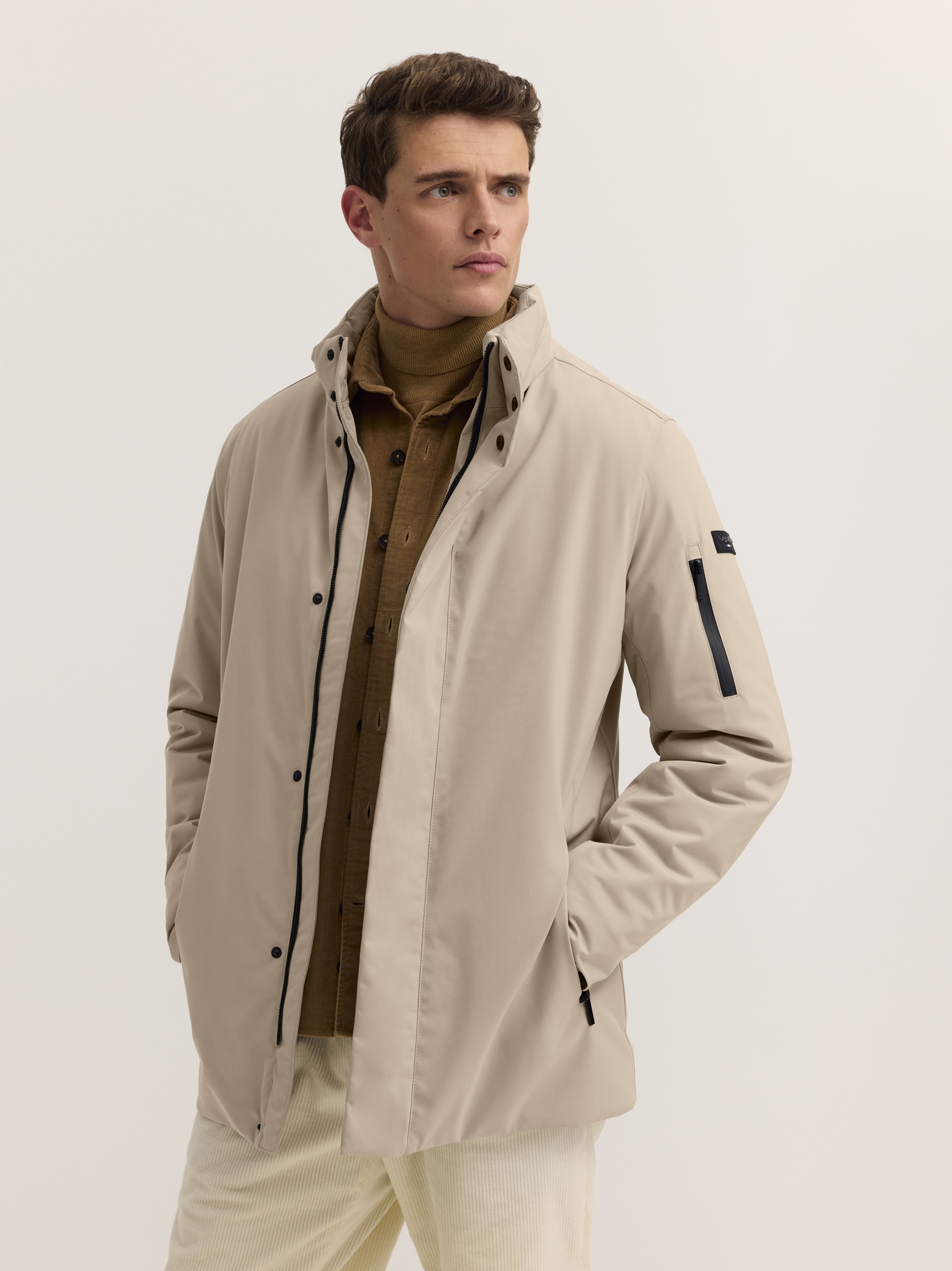 bugatti Kurzjacke "Regular Fit" mit Kapuze Regular Fit Sorona Stehkragen Kapuze