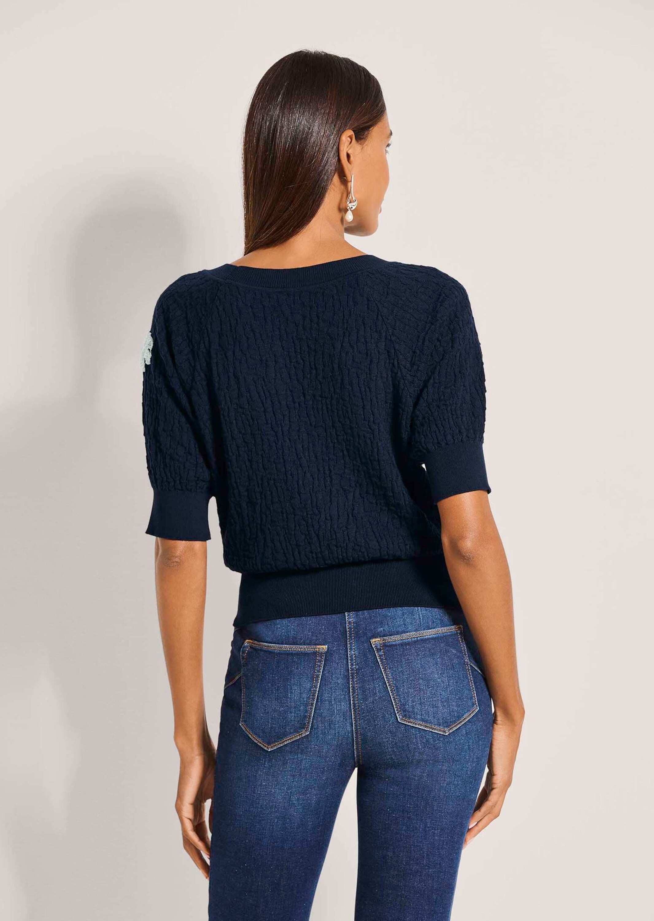 MADELEINE Longpullover »Cloqué-Pullover Feinstrickpullover mit Blütenmuster« Cloque-Optik