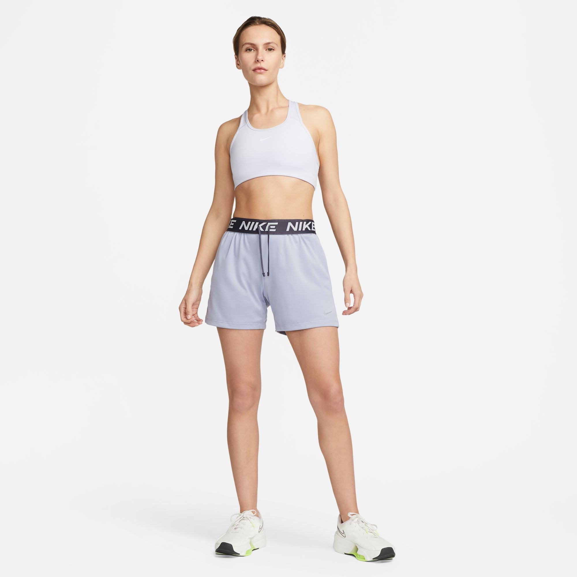 Nike Trainingsshorts »DRI-FIT ATTACK WOMEN'S MID-RISE UNLINED SHORTS«