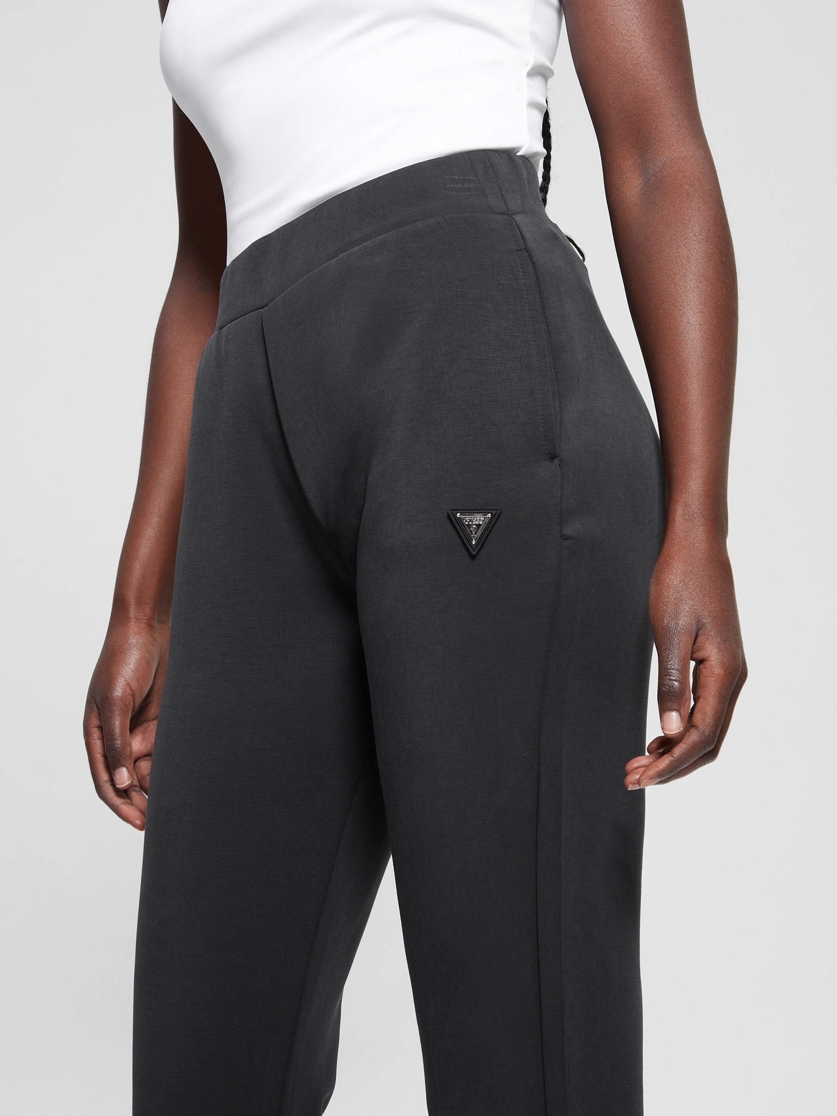Guess Jogginghose »OLYMPE LONG PANTS«  in Scuba-Qualität, Logo-Patch