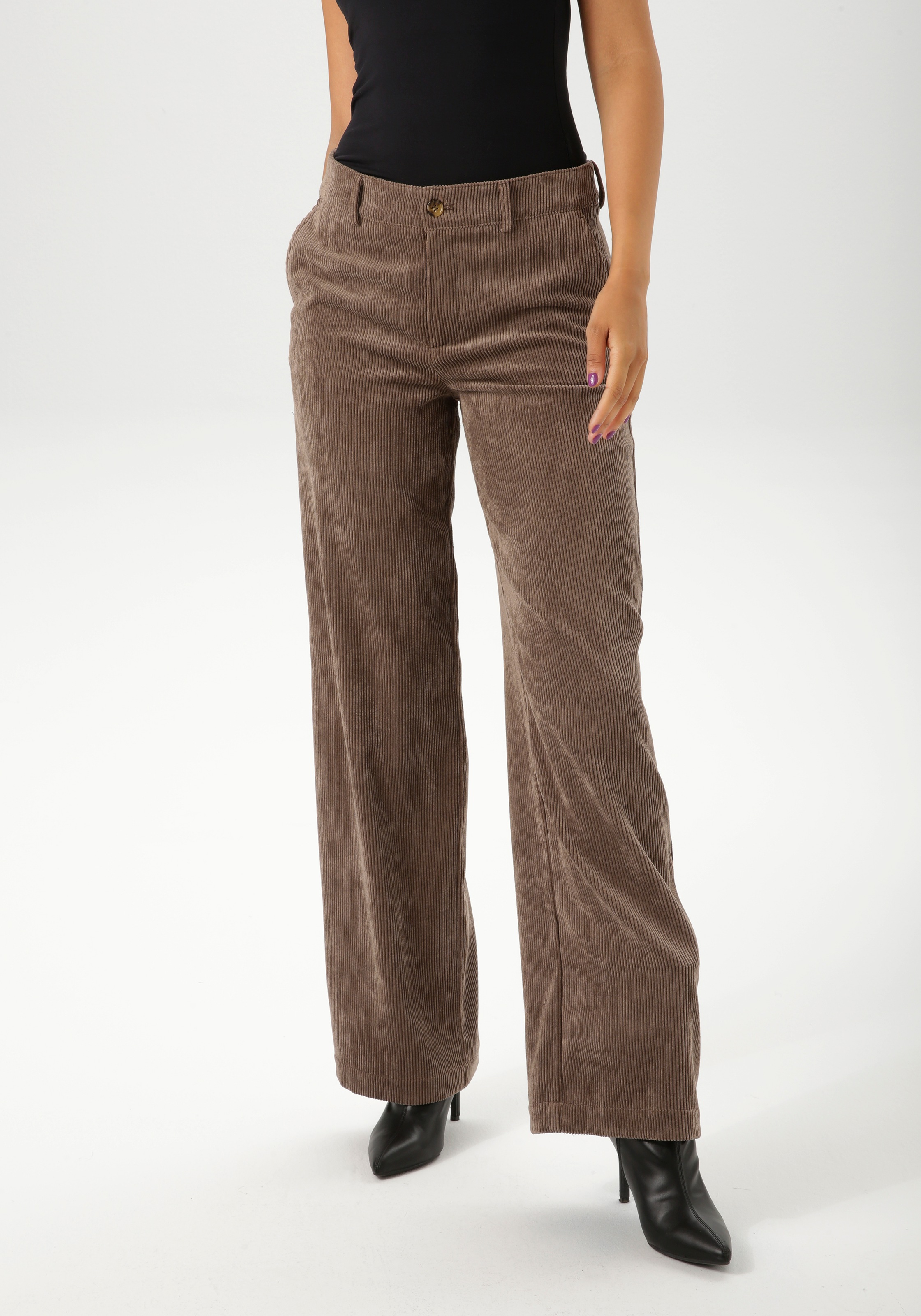 Aniston CASUAL Cordhose, mit trendigem, weiten Bein - NEUE KOLLEKTION