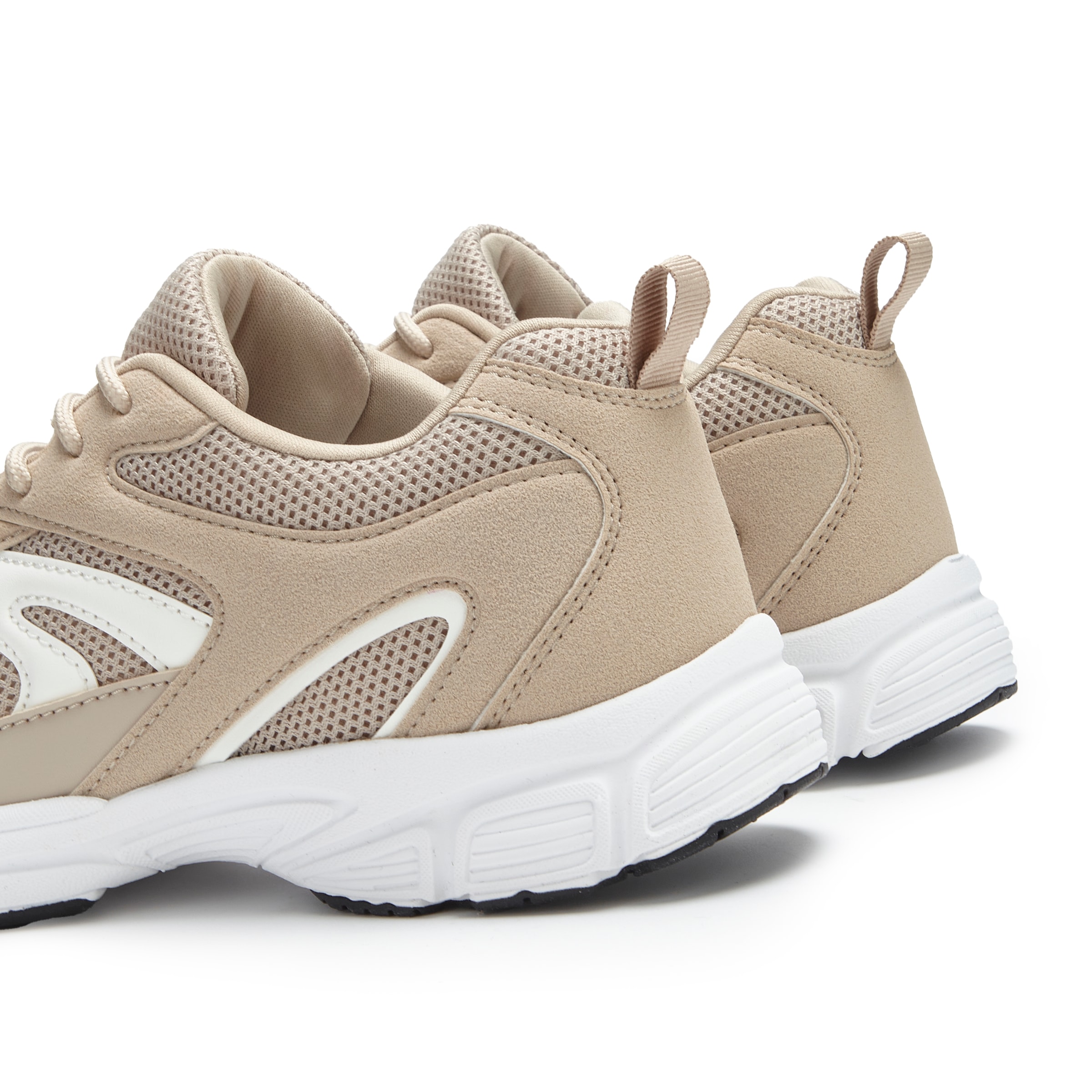 LASCANA Sneaker »Halbschuh,«  runde Schuhspitze, sportive Sohle, mit Schnürung VEGAN