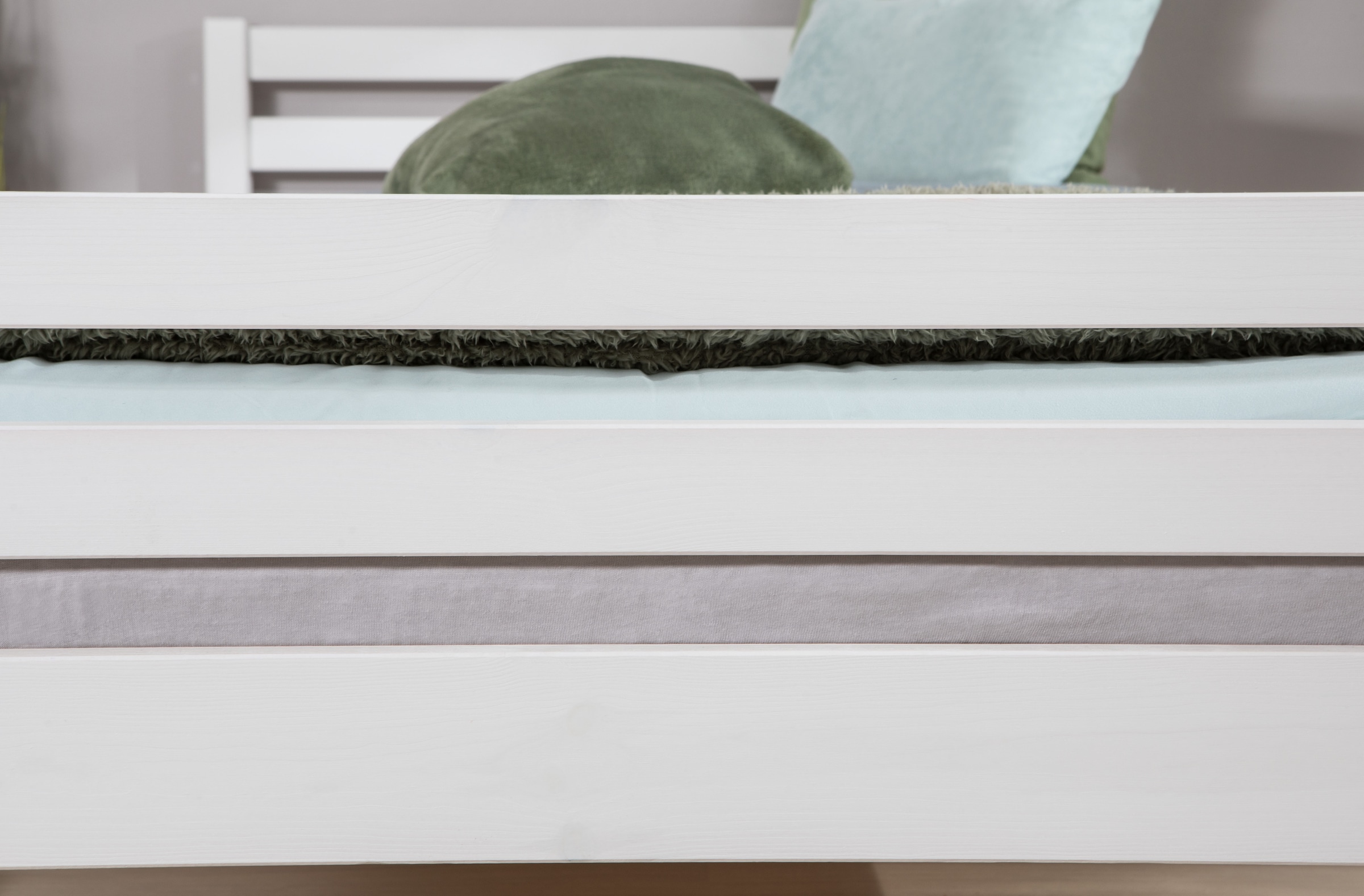 Ticaa Jugendbett, Futonbett in diversen Breiten, Kiefer, mit Rollrost
