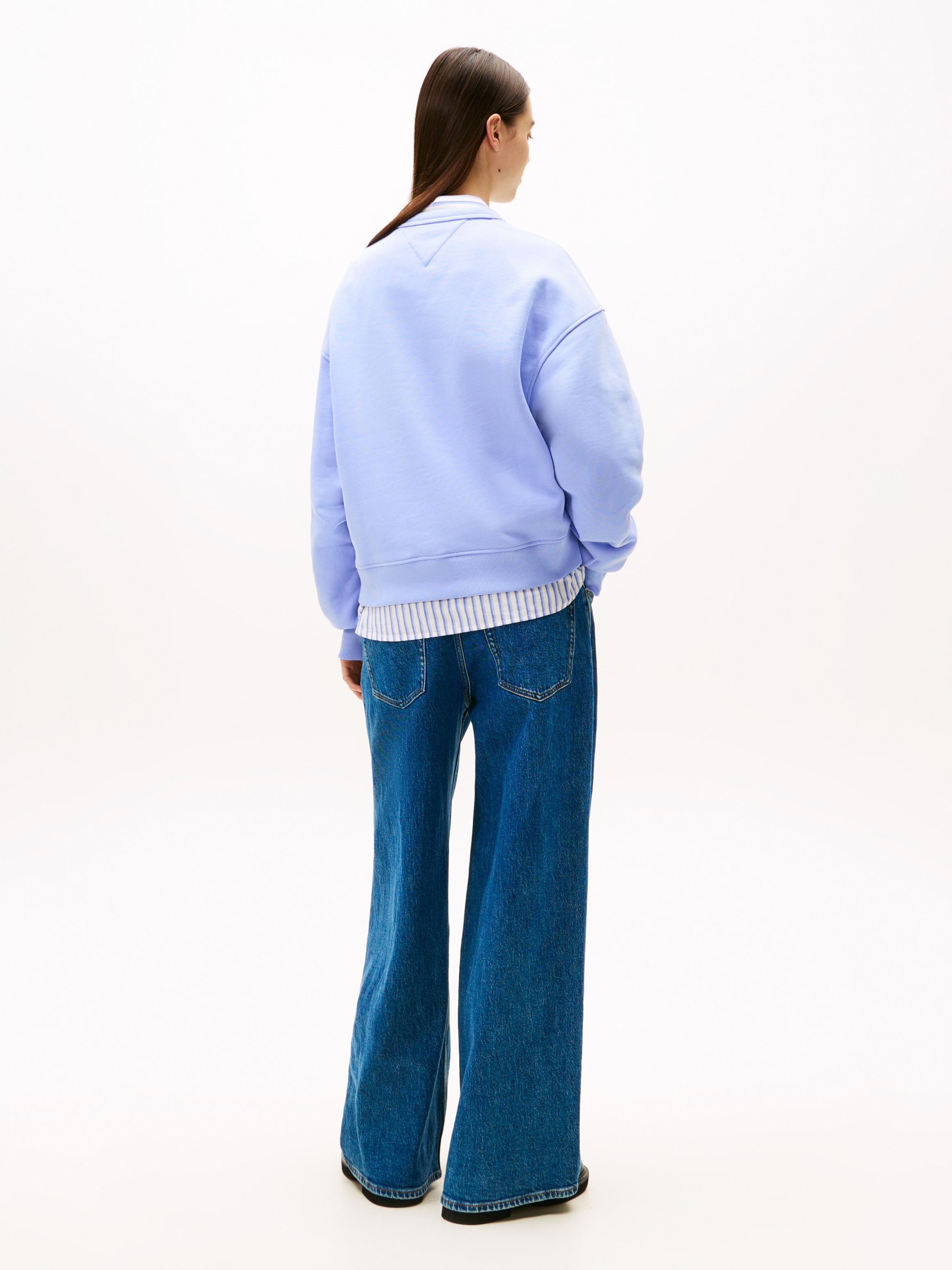 Tommy Jeans Sweatshirt »Sweatshirt TJW BXY BADGE«, mit Dropshoulder-Design und Frontlogo