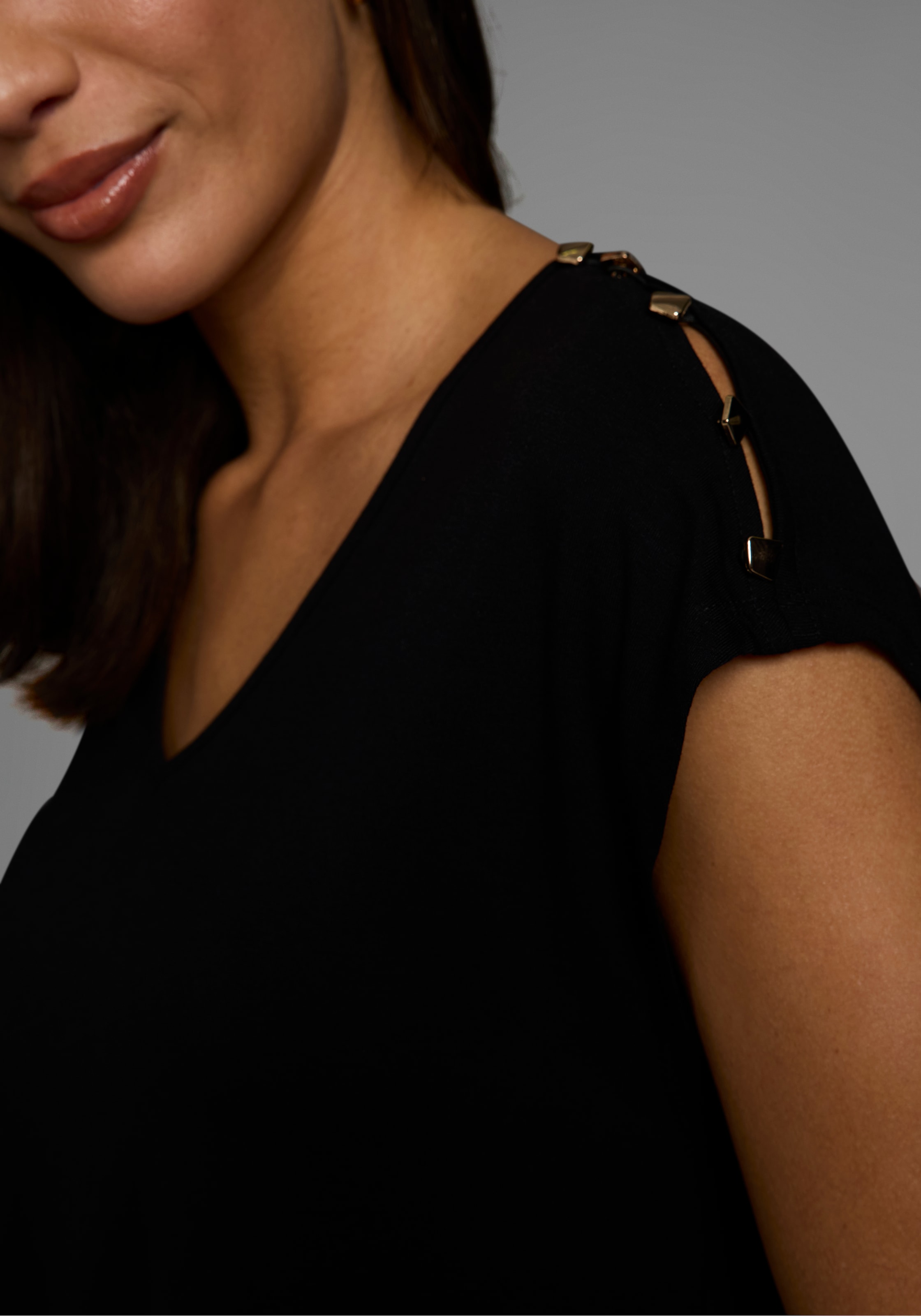 Laura Scott Rundhalsshirt, mit Zierknöpfen & Schlitzen auf der Schulter - NEUE KOLLEKTION