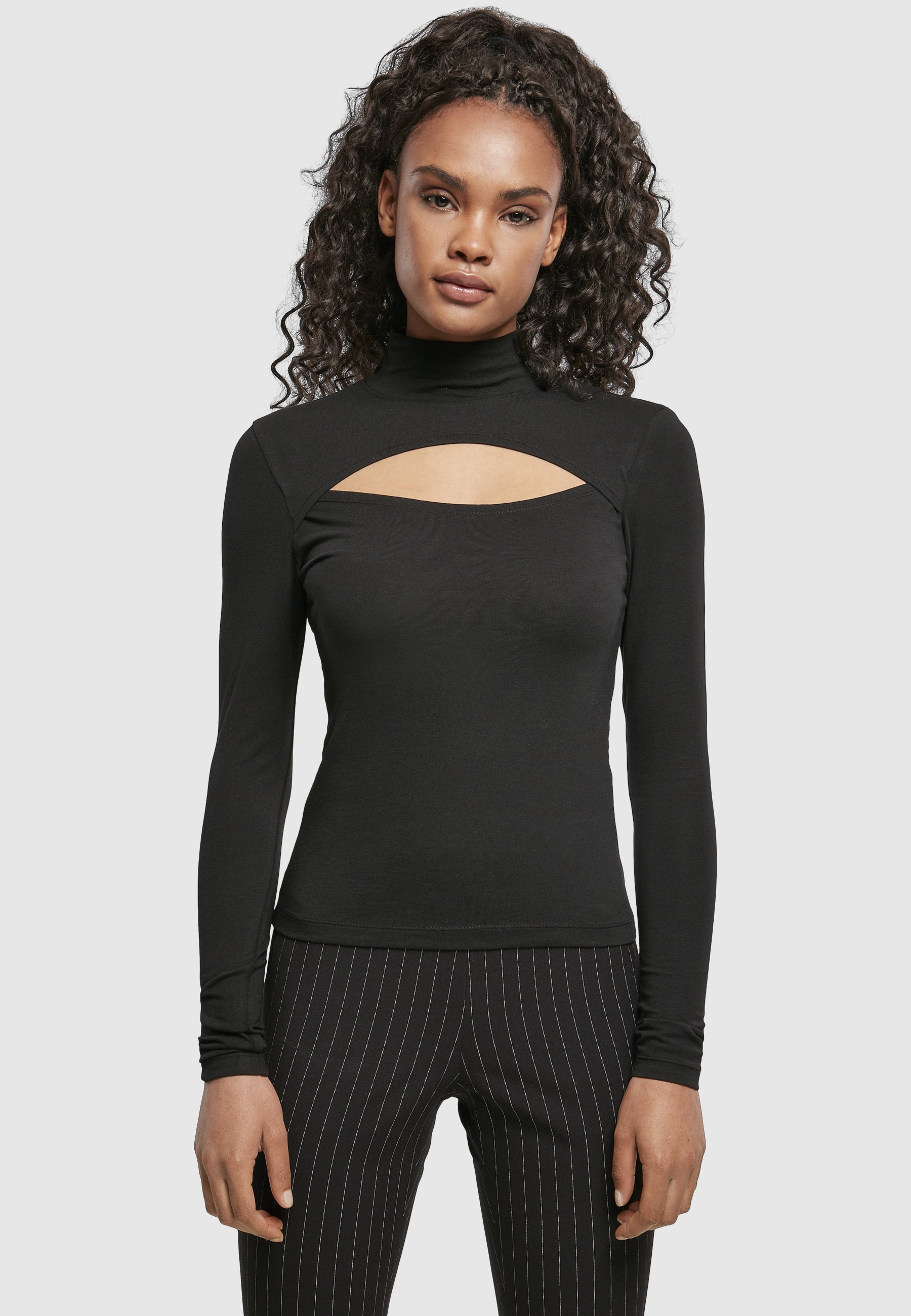 URBAN CLASSICS Langarmshirt »Urban Classics Damen Ladies Cut-Out Turtleneck Longsleeve« 1 Stk.